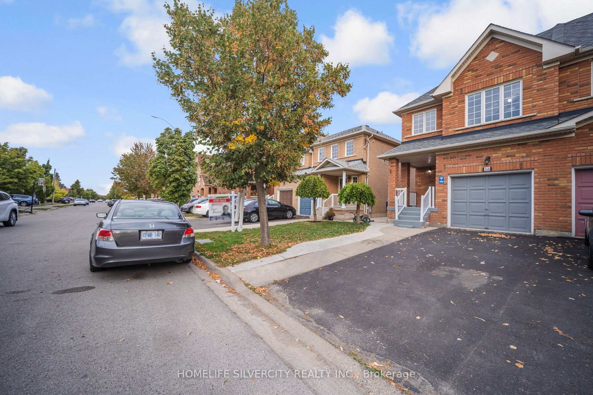 Photo 2 of 56 Cadillac Crescent S, Brampton, Fletcher's Meadow — HOMEH