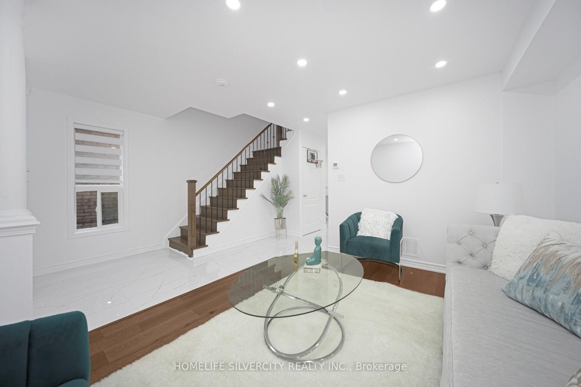 Photo 10 of 56 Cadillac Crescent S, Brampton, Fletcher's Meadow — HOMEH