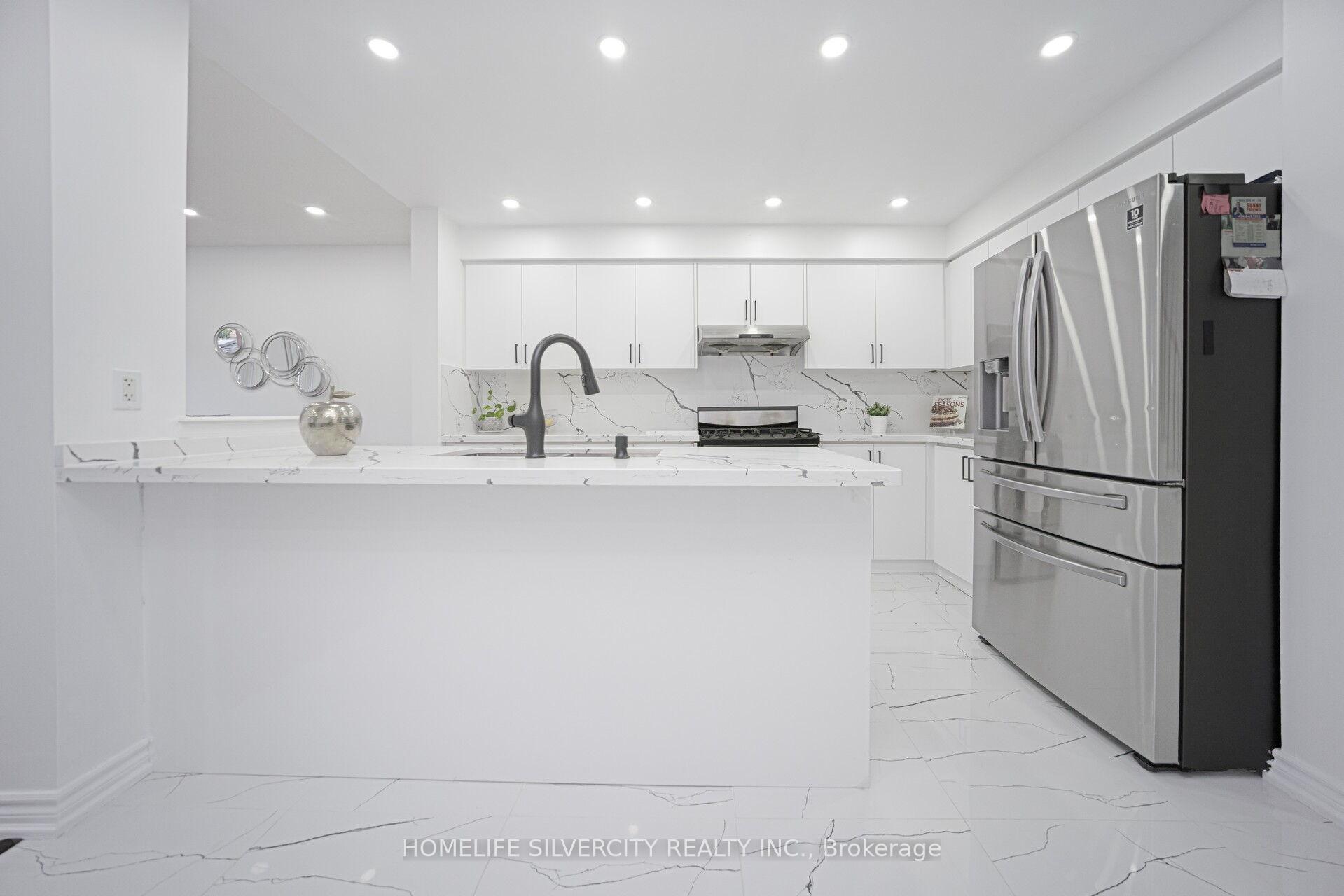 Photo 13 of 56 Cadillac Crescent S, Brampton, Fletcher's Meadow — HOMEH