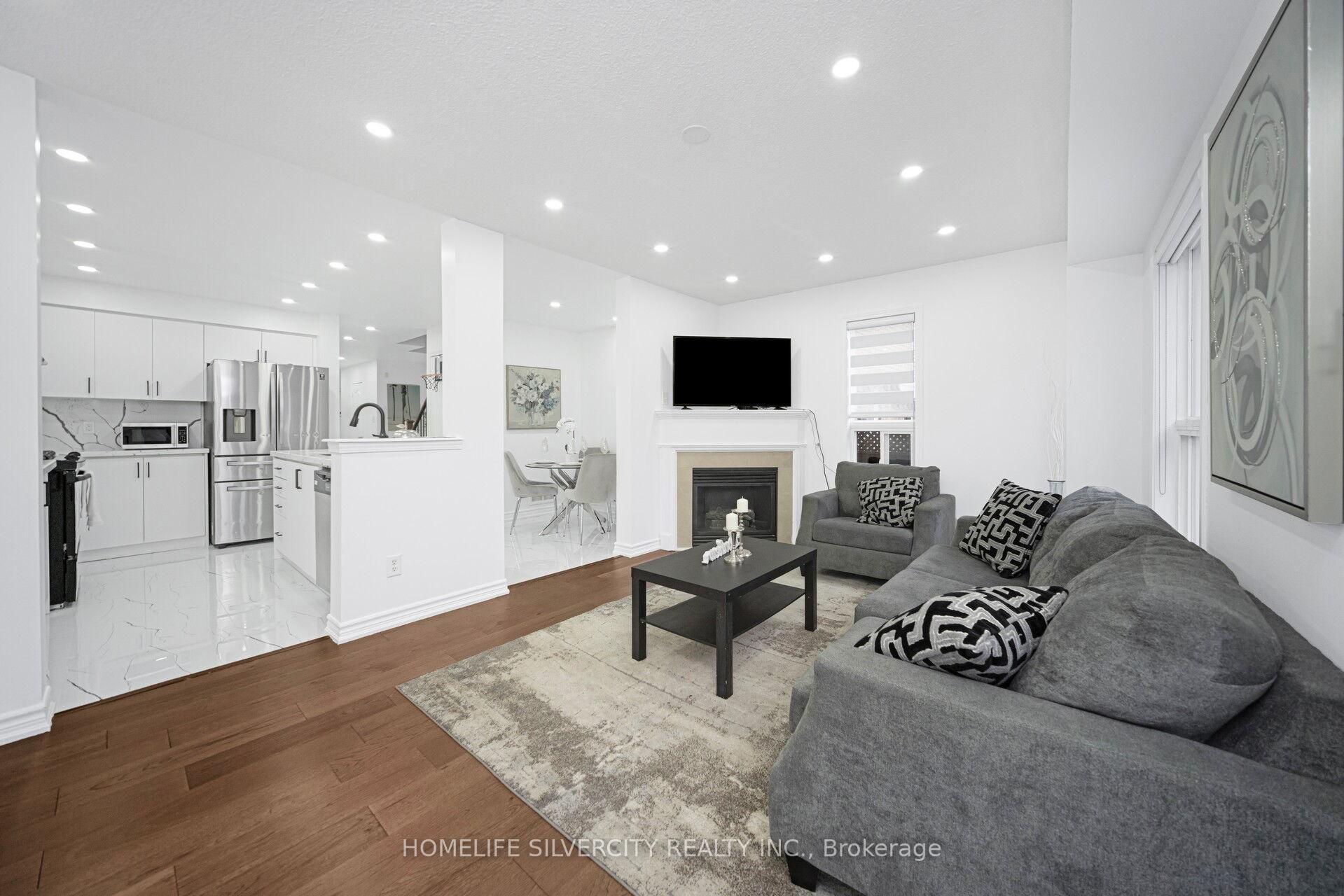 Photo 20 of 56 Cadillac Crescent S, Brampton, Fletcher's Meadow — HOMEH