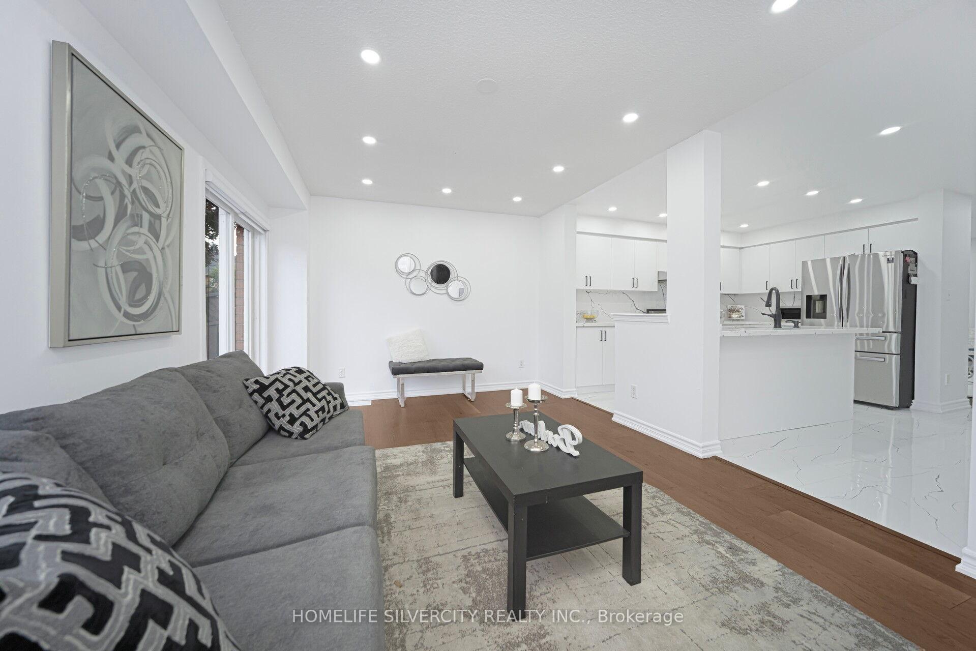 Photo 21 of 56 Cadillac Crescent S, Brampton, Fletcher's Meadow — HOMEH