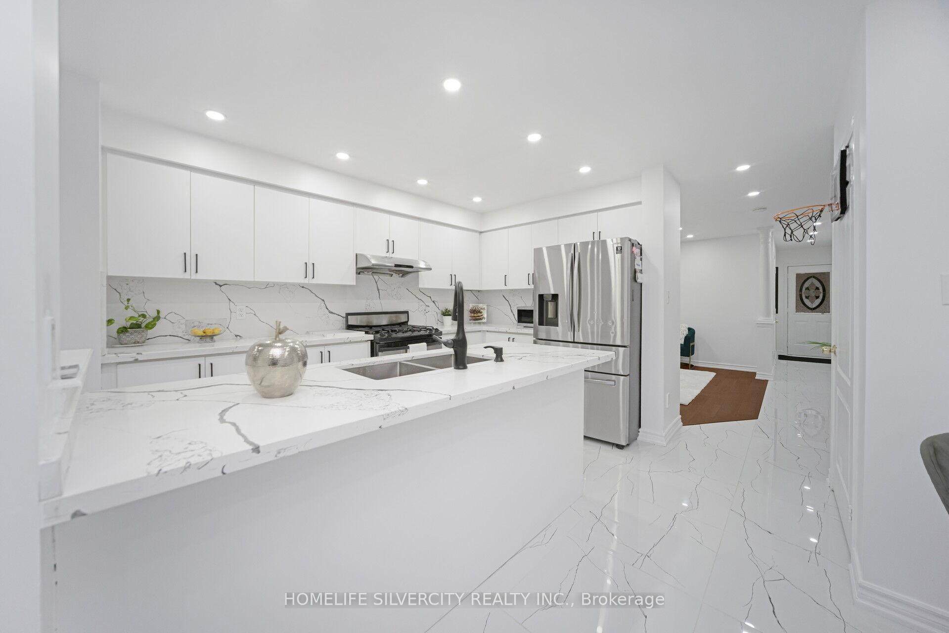 Photo 22 of 56 Cadillac Crescent S, Brampton, Fletcher's Meadow — HOMEH