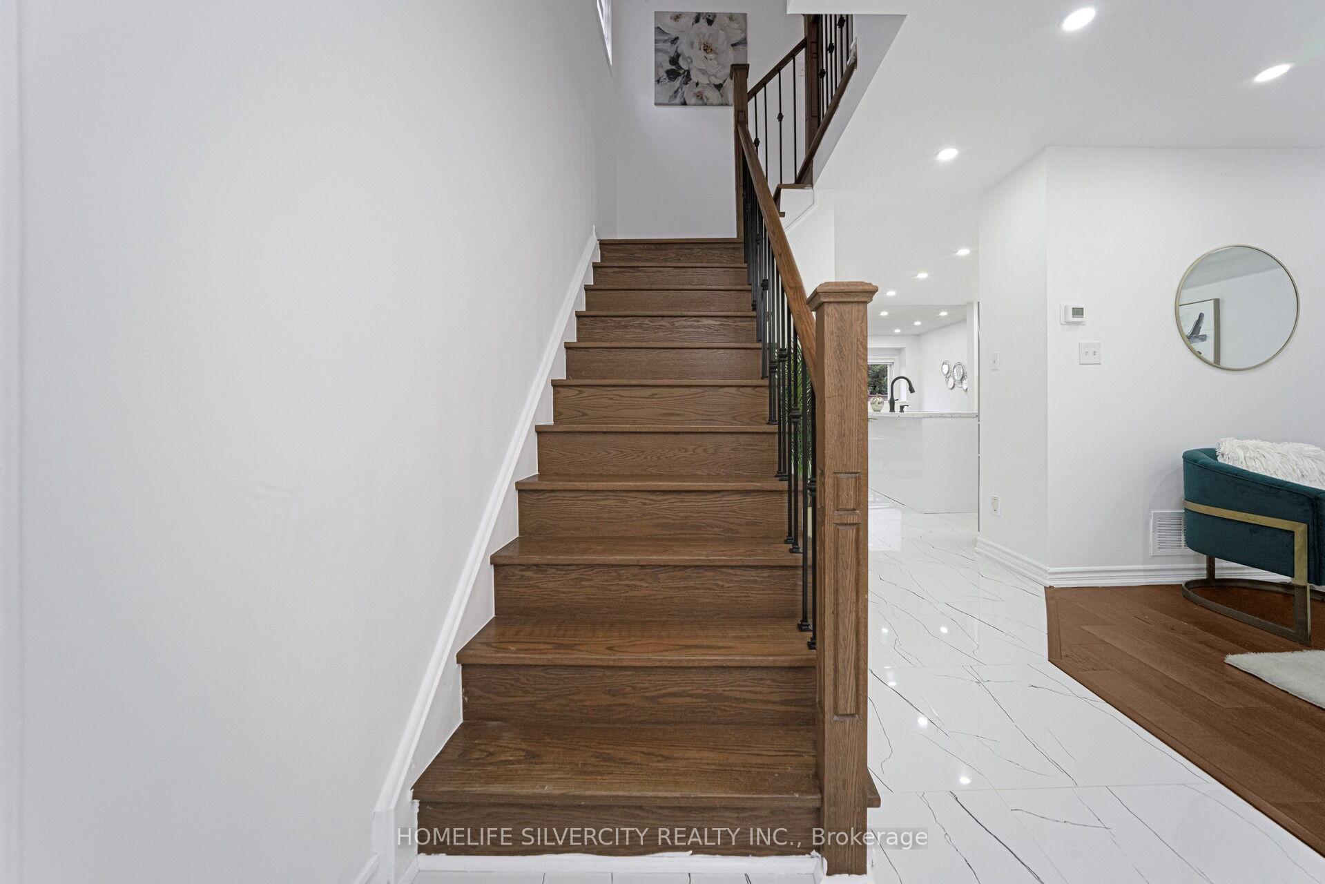 Photo 23 of 56 Cadillac Crescent S, Brampton, Fletcher's Meadow — HOMEH