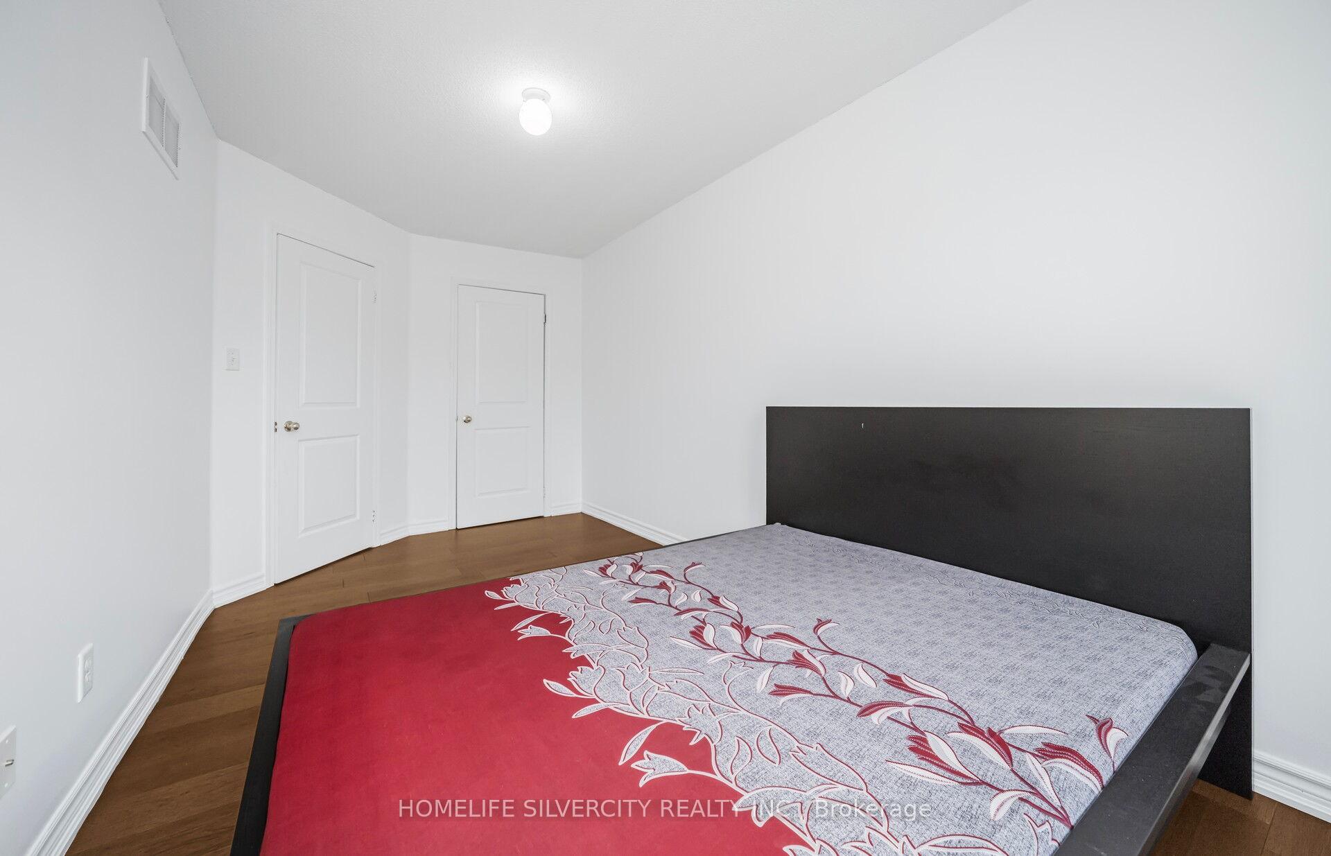 Photo 36 of 56 Cadillac Crescent S, Brampton, Fletcher's Meadow — HOMEH