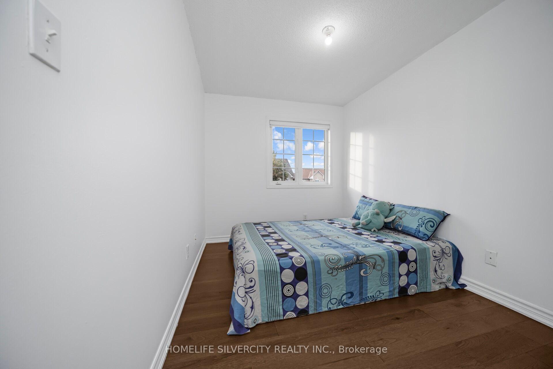Photo 37 of 56 Cadillac Crescent S, Brampton, Fletcher's Meadow — HOMEH