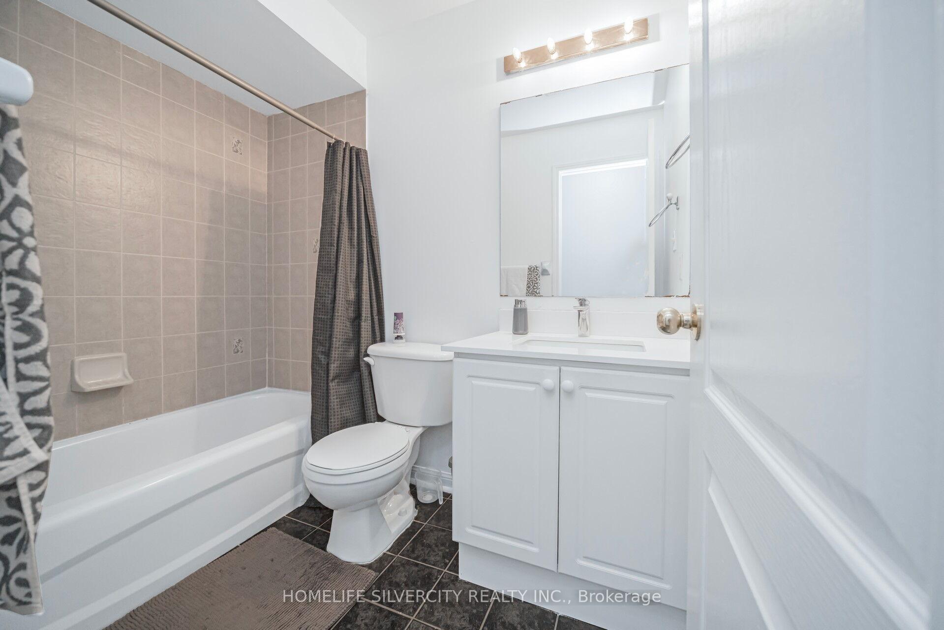 Photo 39 of 56 Cadillac Crescent S, Brampton, Fletcher's Meadow — HOMEH