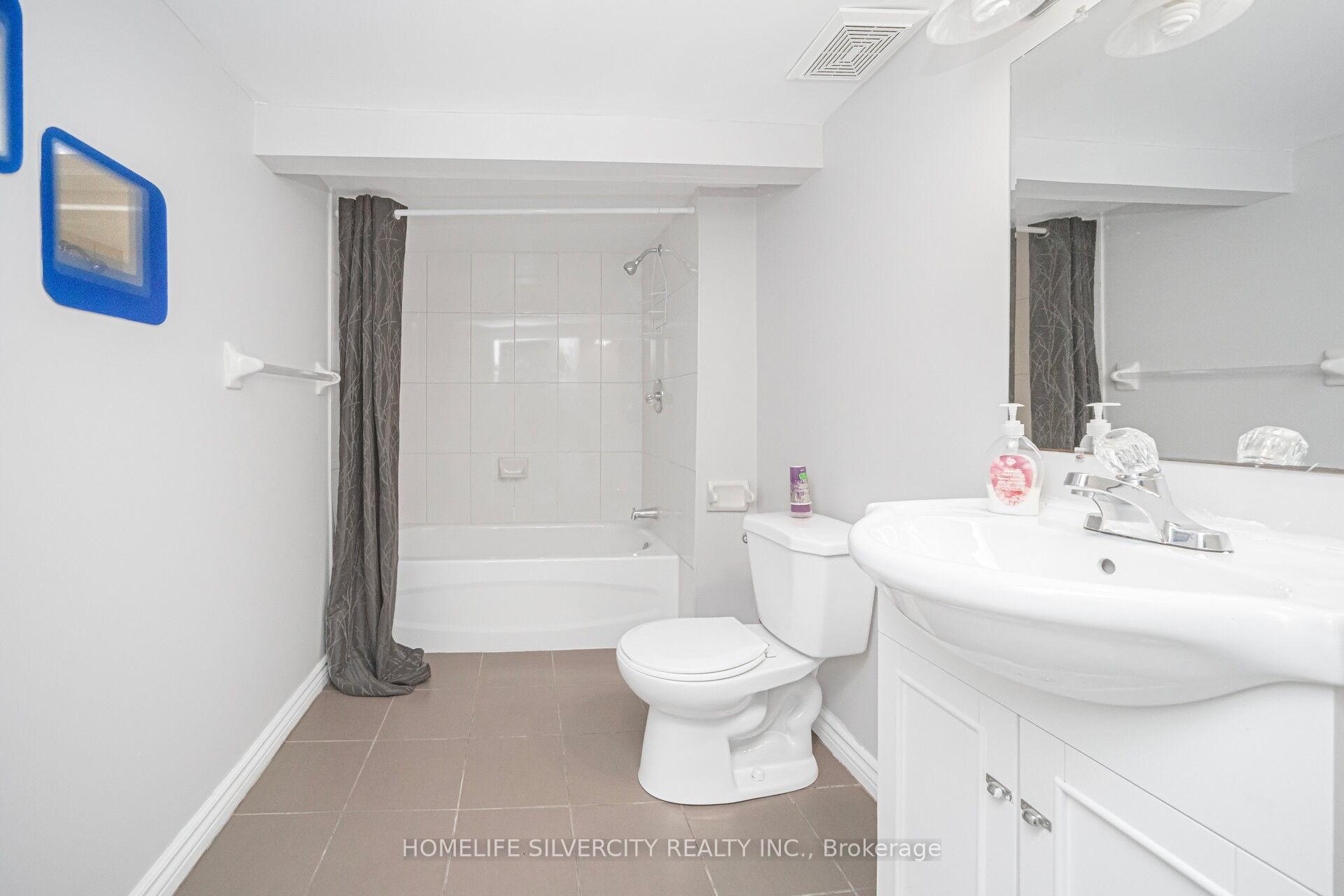 Photo 43 of 56 Cadillac Crescent S, Brampton, Fletcher's Meadow — HOMEH