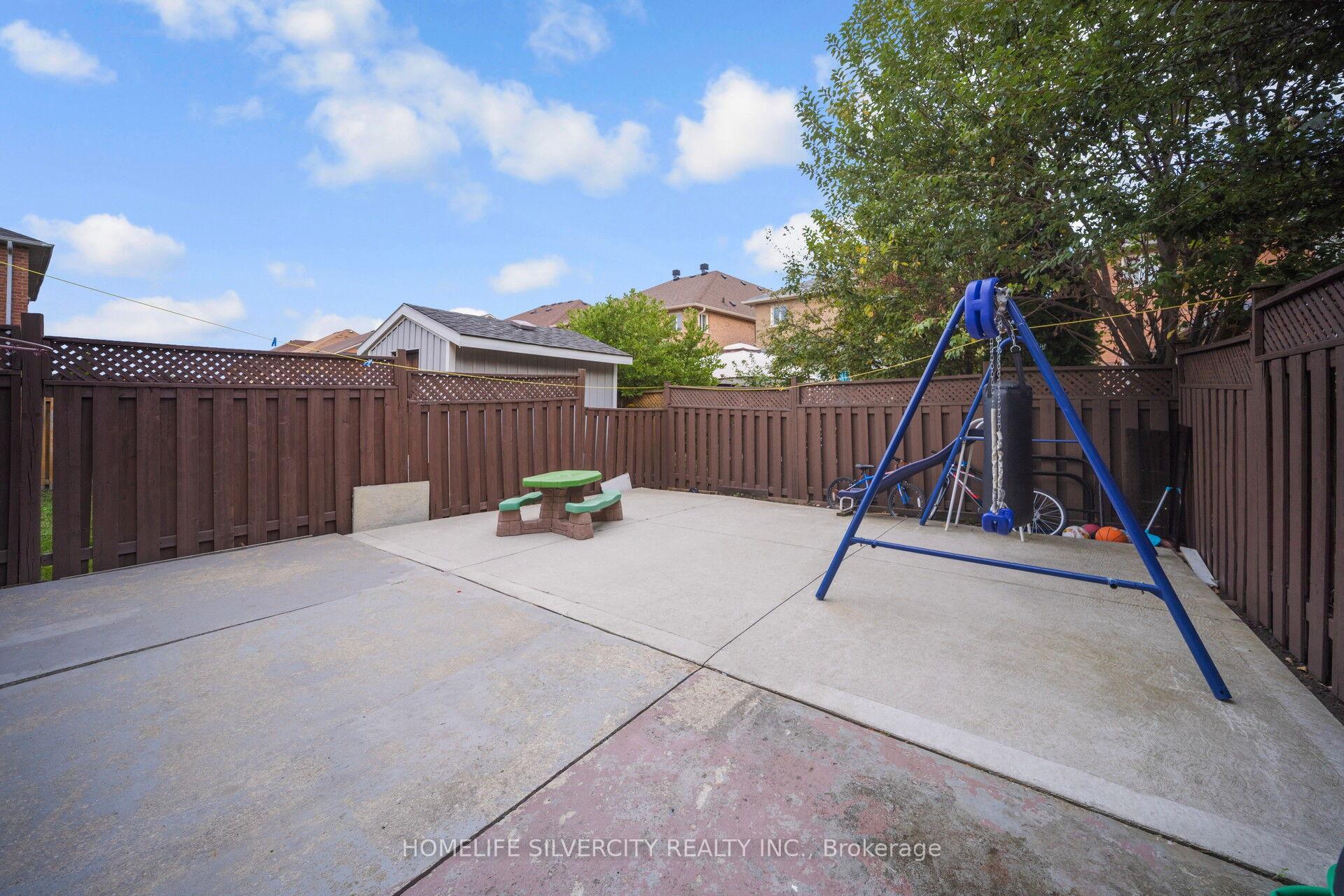 Photo 47 of 56 Cadillac Crescent S, Brampton, Fletcher's Meadow — HOMEH