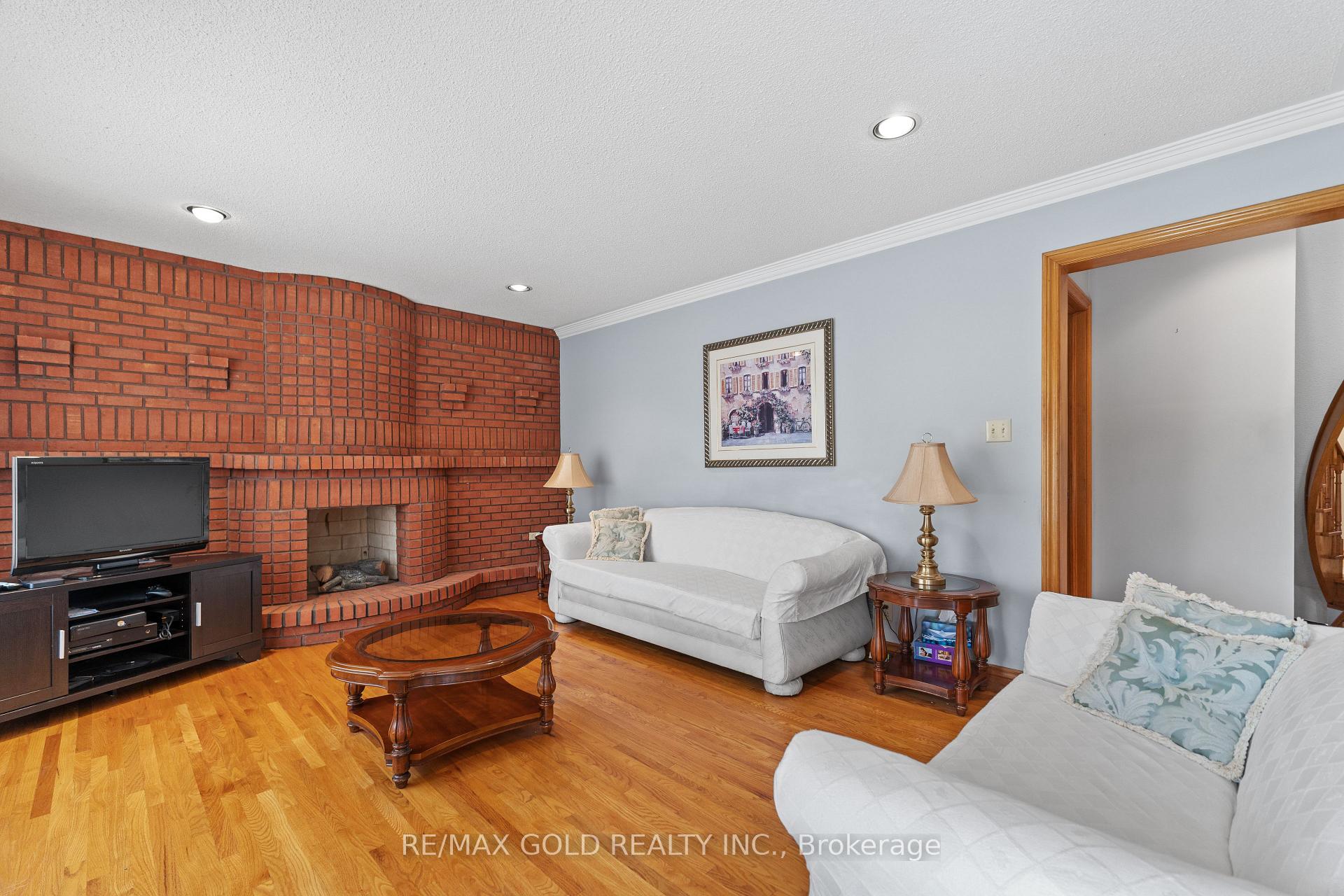 Photo 8 of 8 Ryckman Lane, Brampton, Toronto Gore Rural Estate — HOMEH
