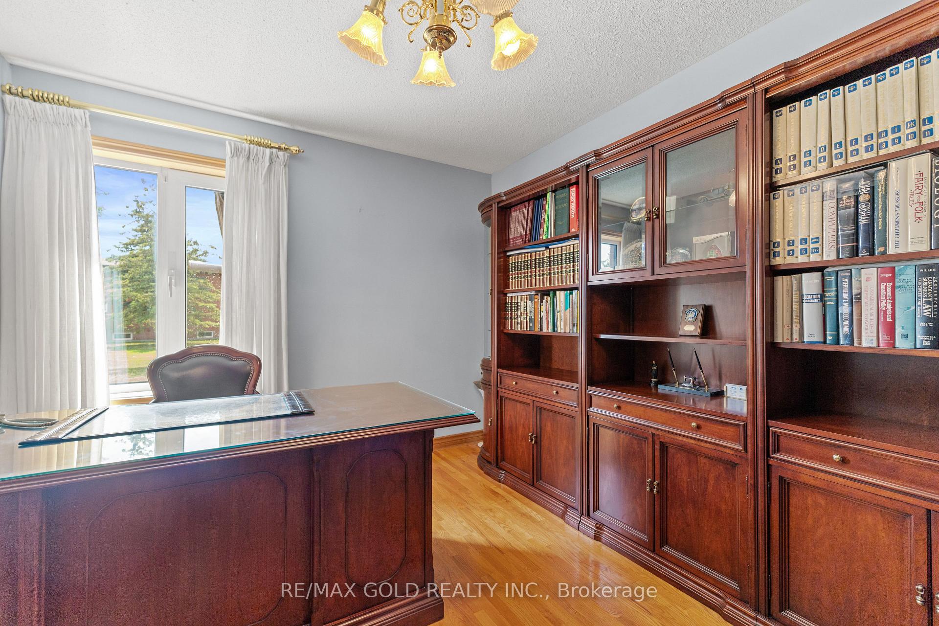 Photo 12 of 8 Ryckman Lane, Brampton, Toronto Gore Rural Estate — HOMEH