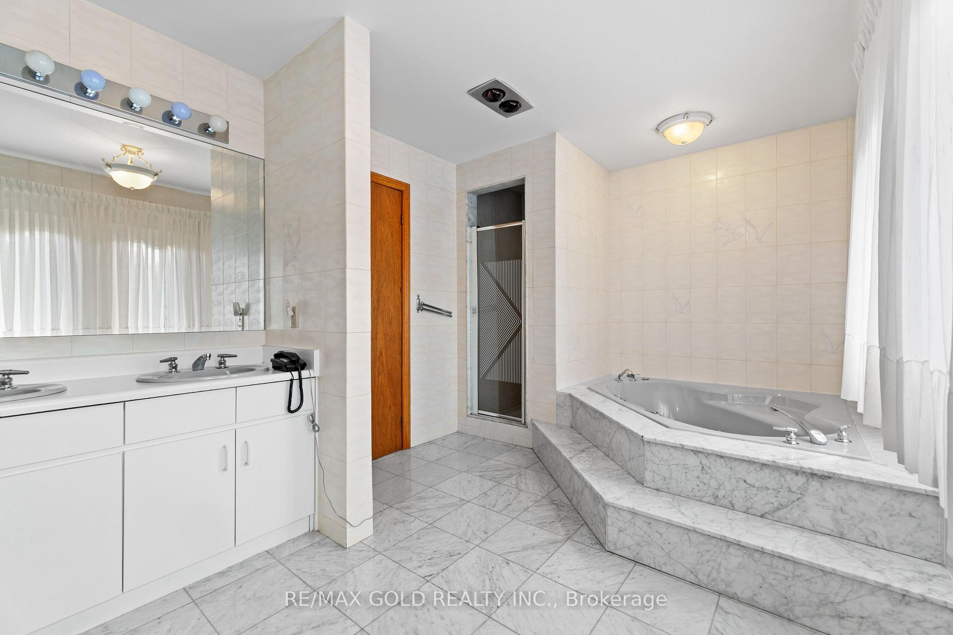 Photo 16 of 8 Ryckman Lane, Brampton, Toronto Gore Rural Estate — HOMEH