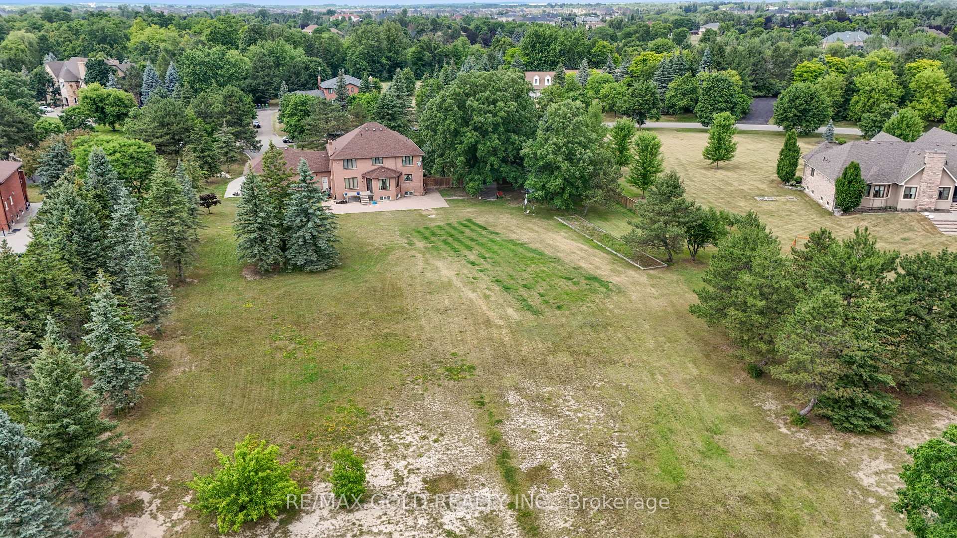 Photo 29 of 8 Ryckman Lane, Brampton, Toronto Gore Rural Estate — HOMEH