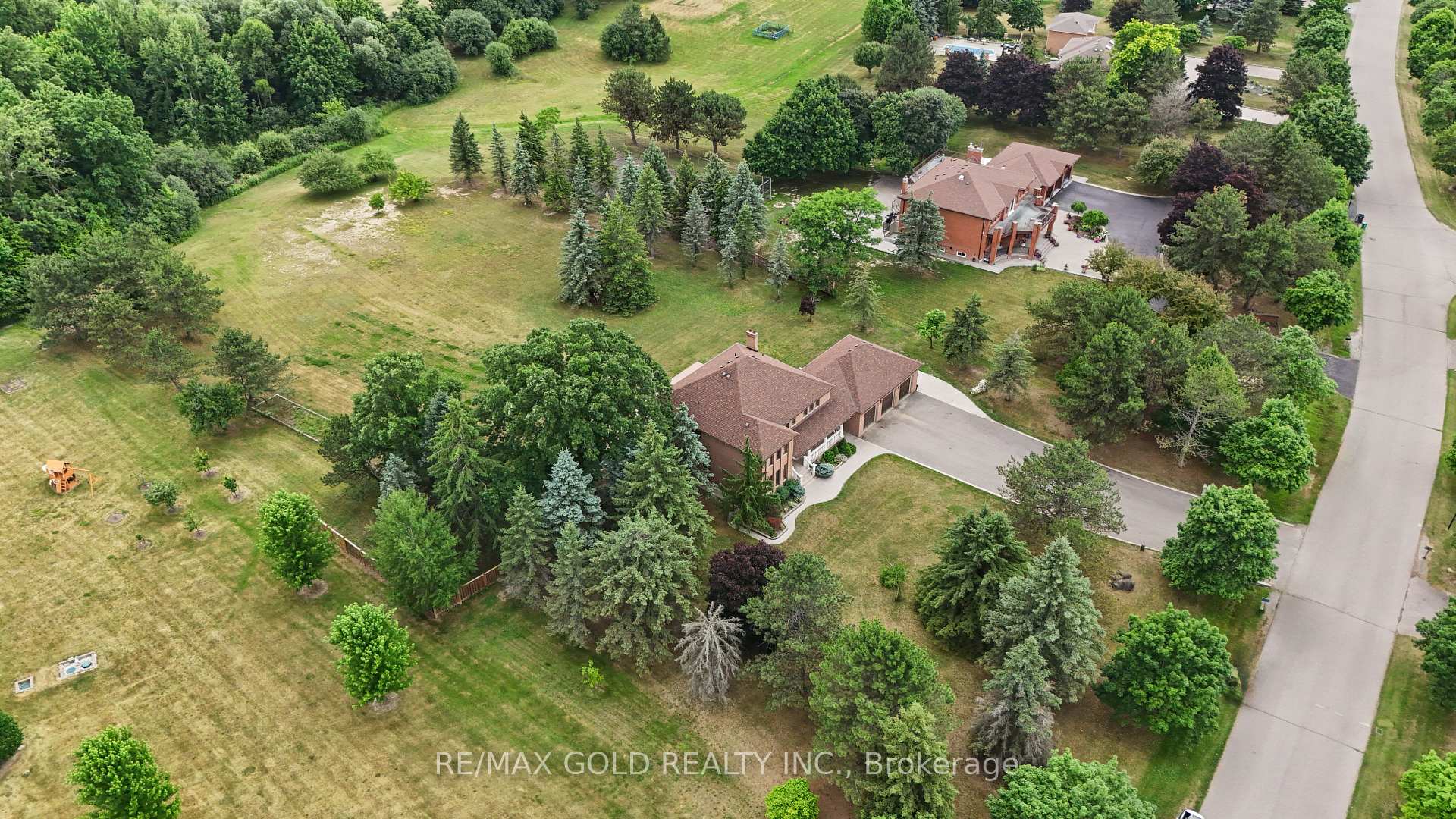Photo 32 of 8 Ryckman Lane, Brampton, Toronto Gore Rural Estate — HOMEH