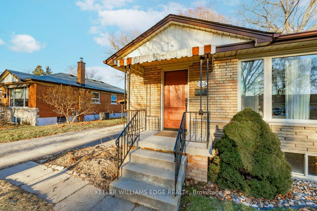 Photo 2 of 665 Drury Lane, Burlington, Brant — HOMEH