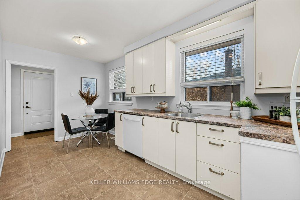 Photo 9 of 665 Drury Lane, Burlington, Brant — HOMEH