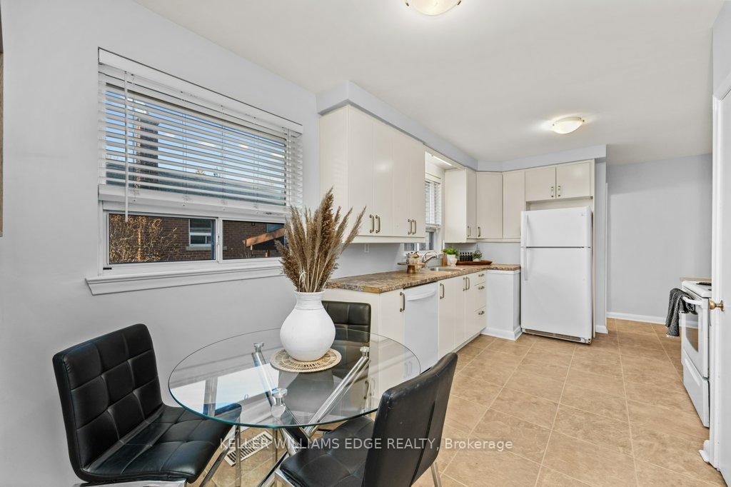 Photo 13 of 665 Drury Lane, Burlington, Brant — HOMEH