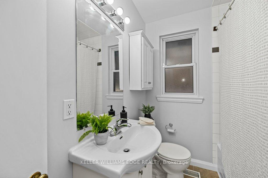 Photo 16 of 665 Drury Lane, Burlington, Brant — HOMEH