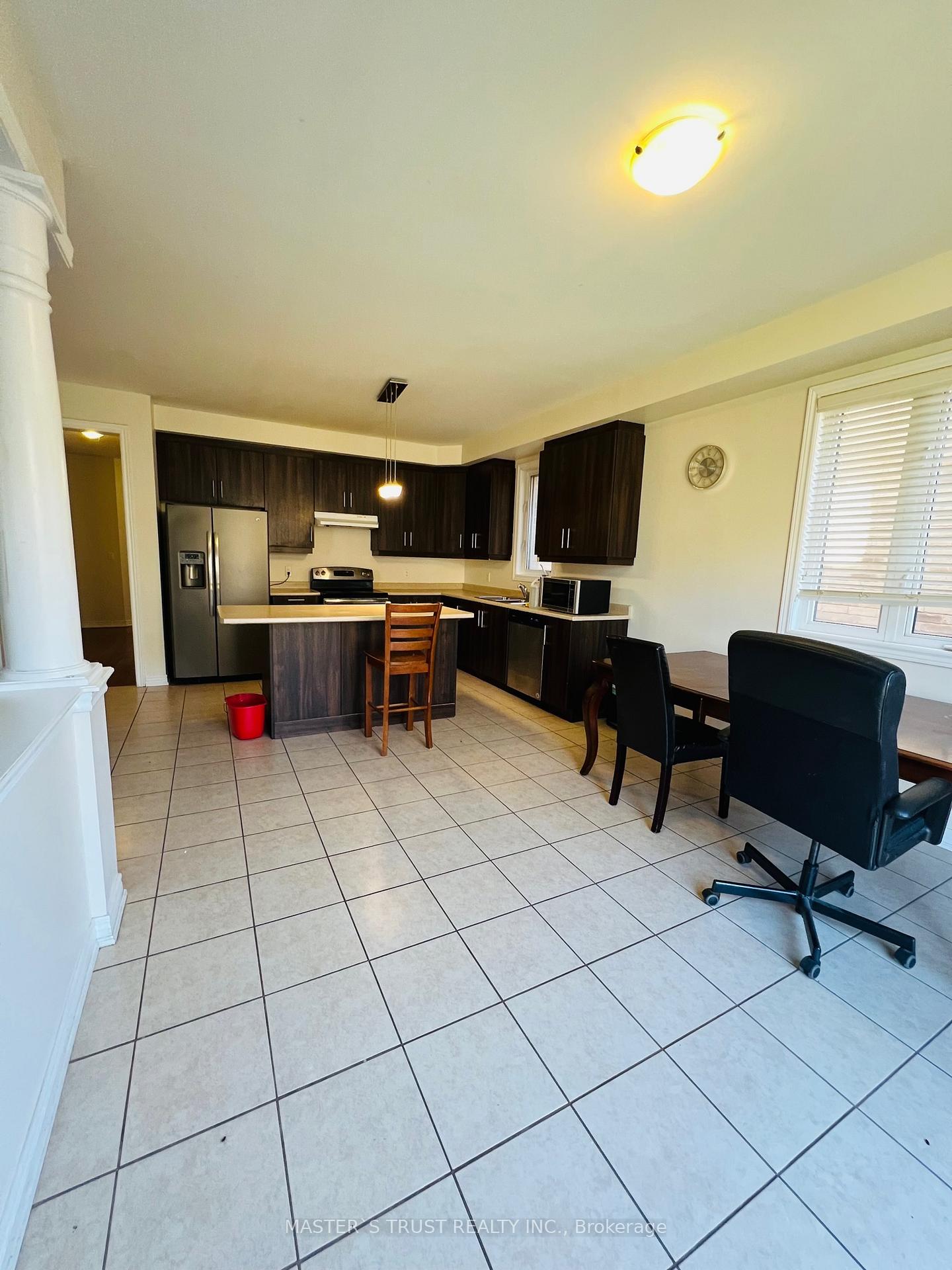 Photo 3 of 97 Ebury Drive, Brampton, Credit Valley — HOMEH