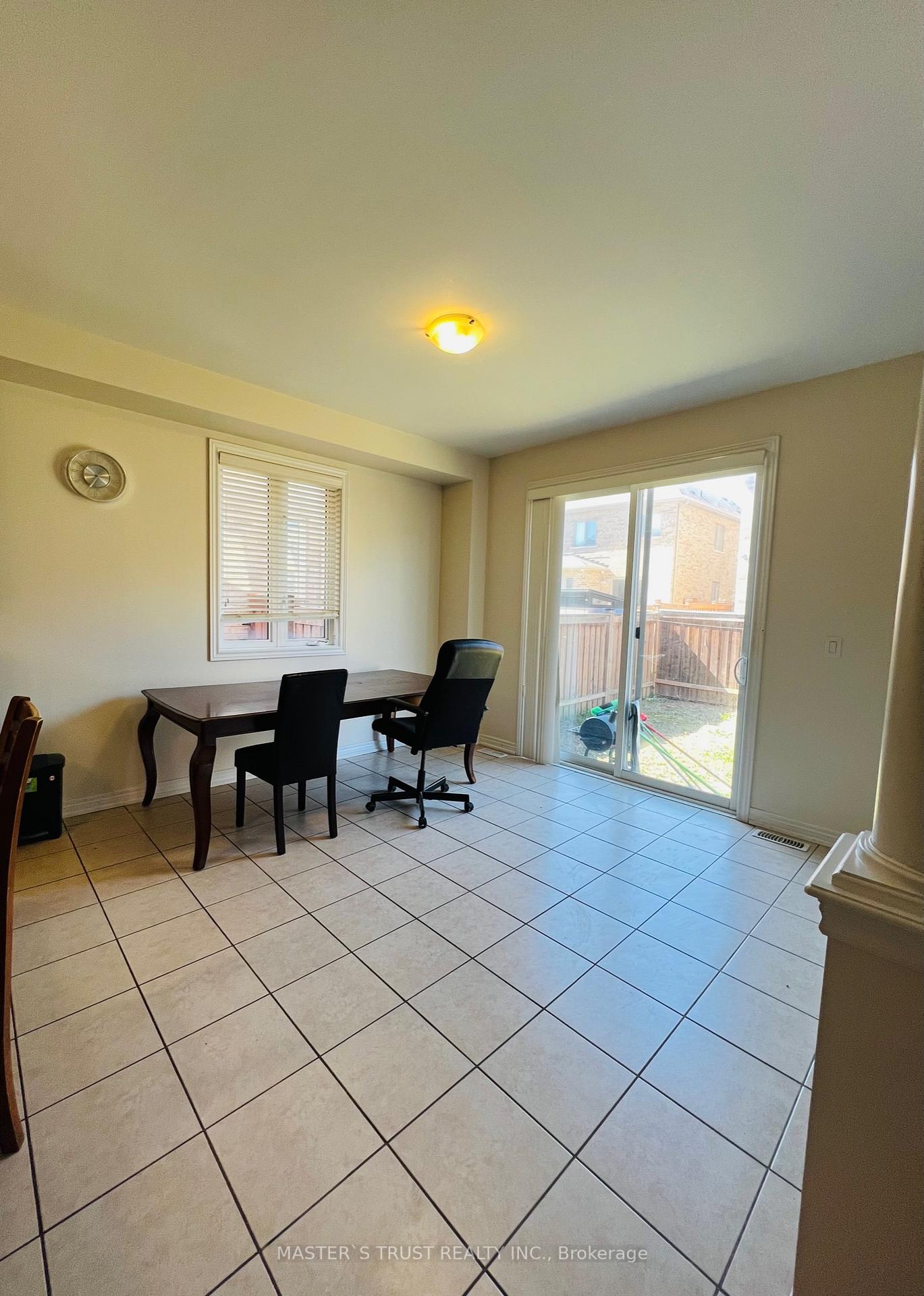 Photo 5 of 97 Ebury Drive, Brampton, Credit Valley — HOMEH