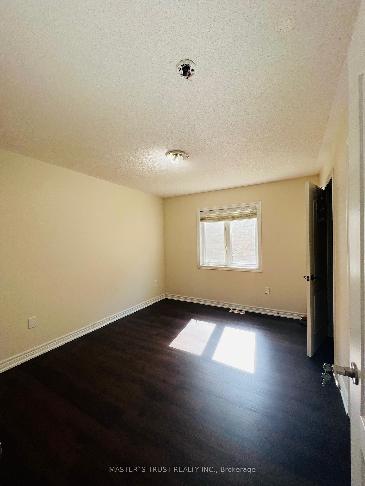 Photo 15 of 97 Ebury Drive, Brampton, Credit Valley — HOMEH