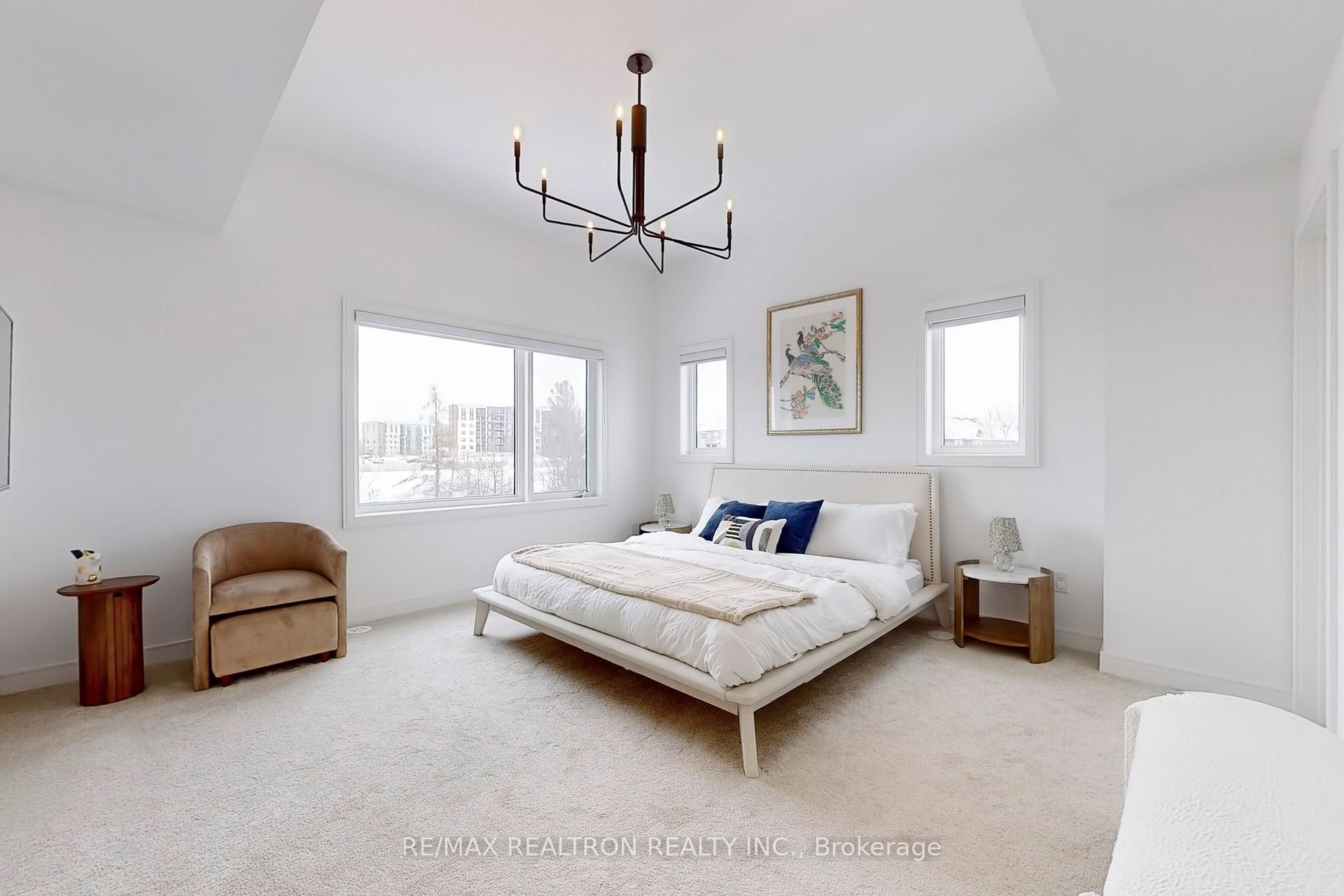 Photo 20 of 38 Blue Forest Crescent, Barrie, Innis-Shore — HOMEH