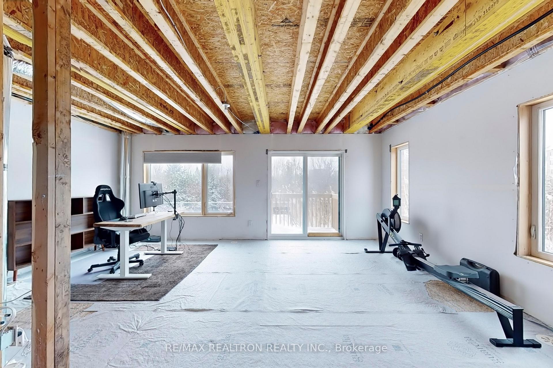 Photo 32 of 38 Blue Forest Crescent, Barrie, Innis-Shore — HOMEH