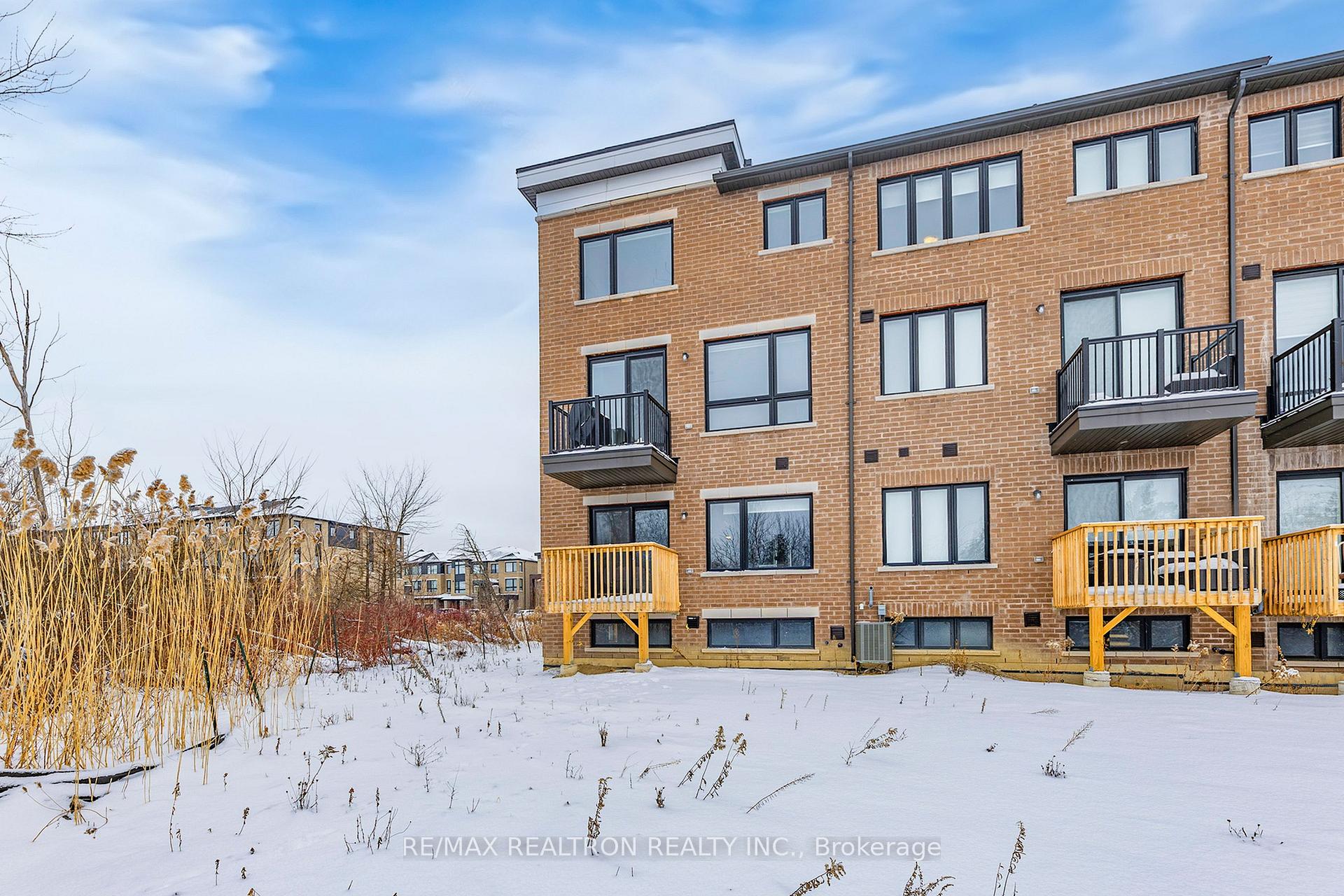Photo 35 of 38 Blue Forest Crescent, Barrie, Innis-Shore — HOMEH
