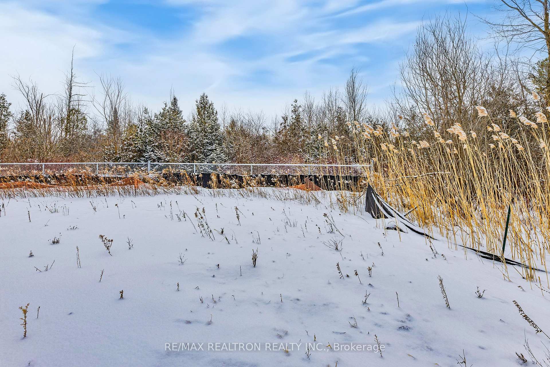 Photo 37 of 38 Blue Forest Crescent, Barrie, Innis-Shore — HOMEH