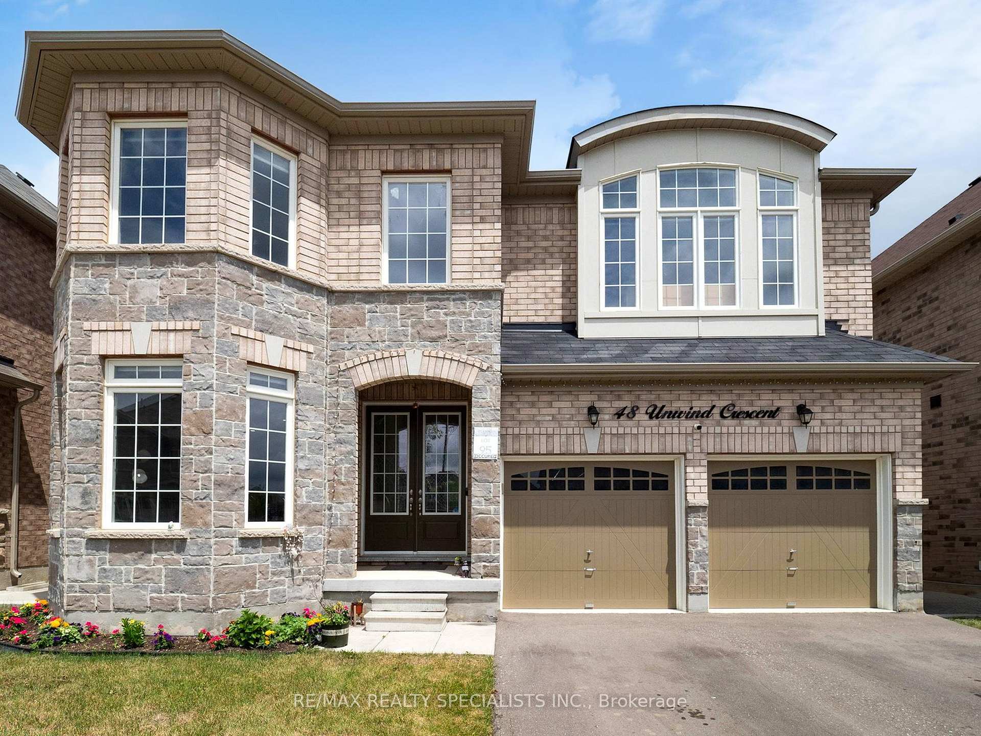 Photo 3 of 48 Unwind Crescent, Brampton, Credit Valley — HOMEH