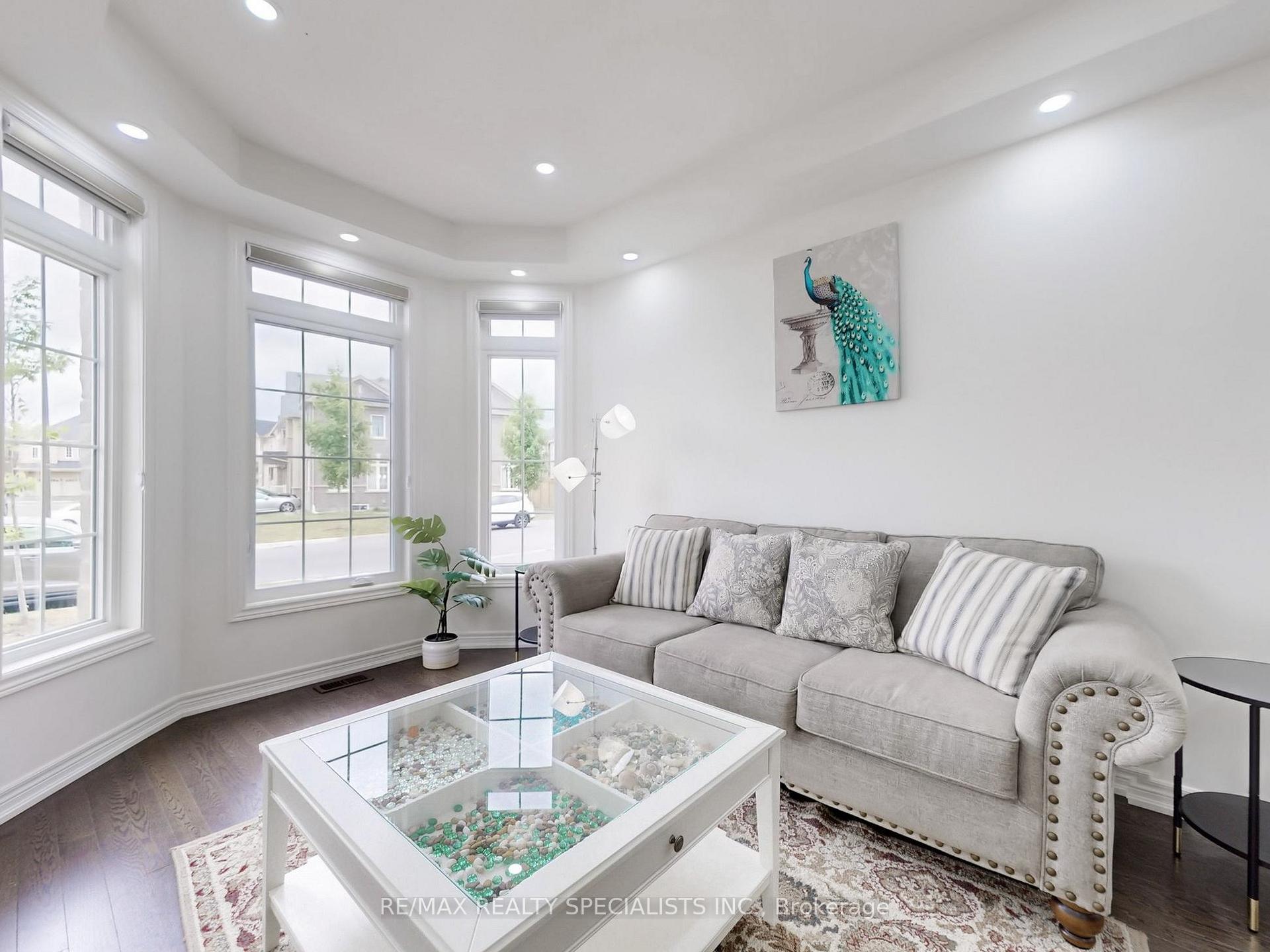 Photo 4 of 48 Unwind Crescent, Brampton, Credit Valley — HOMEH