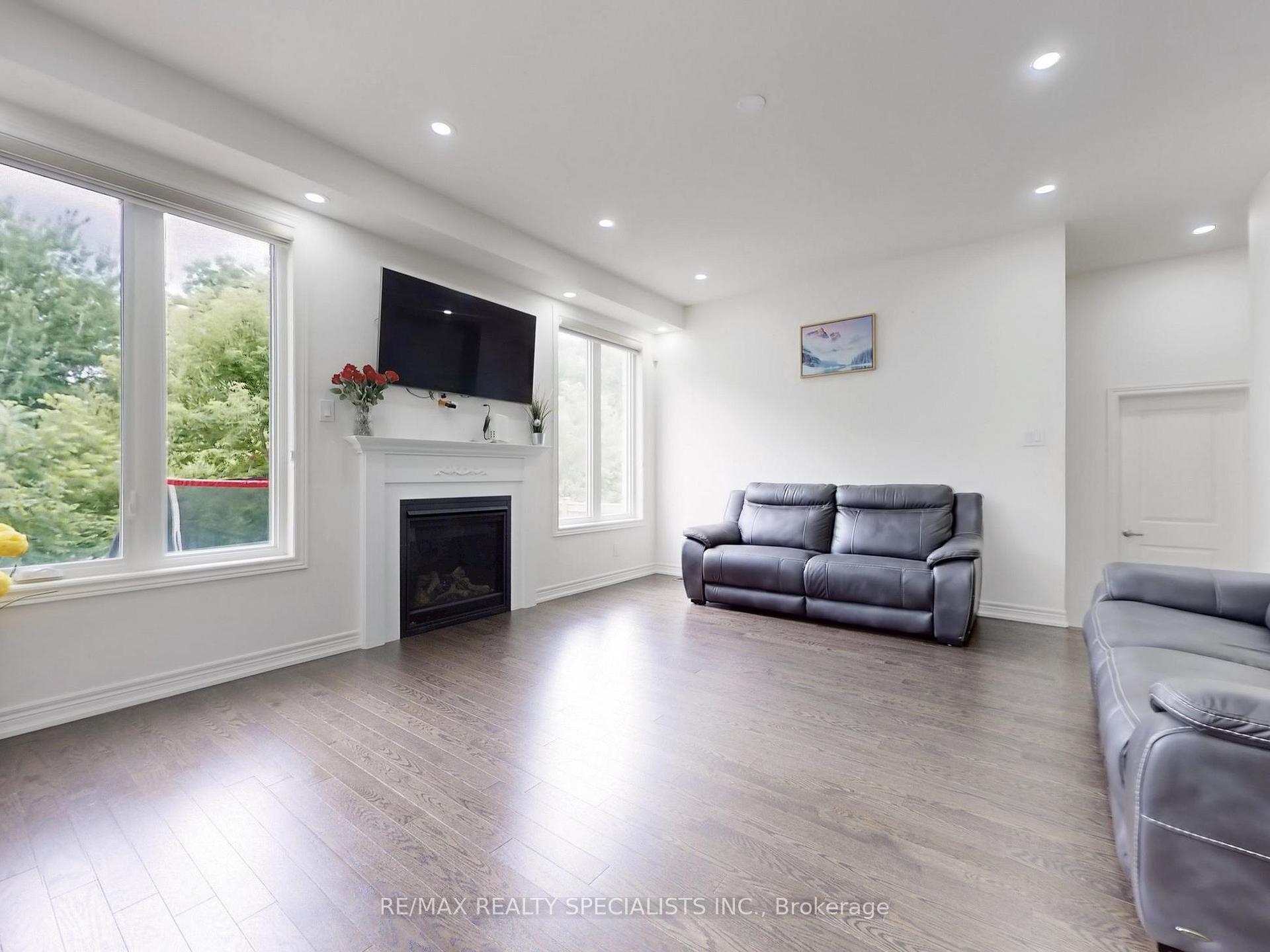 Photo 8 of 48 Unwind Crescent, Brampton, Credit Valley — HOMEH