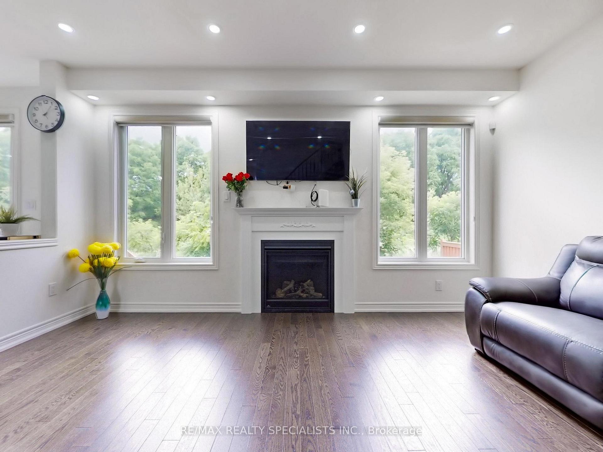 Photo 9 of 48 Unwind Crescent, Brampton, Credit Valley — HOMEH
