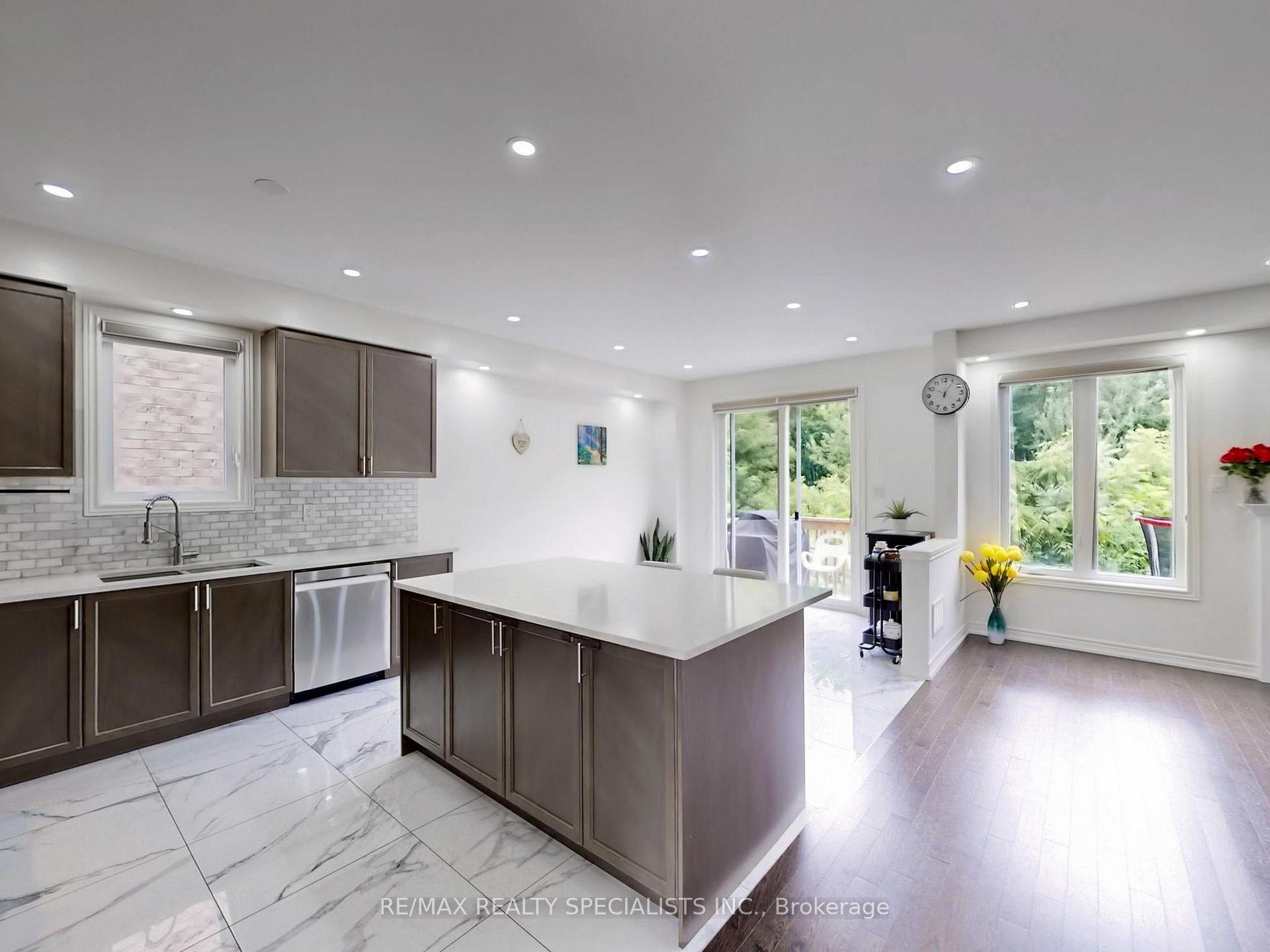 Photo 13 of 48 Unwind Crescent, Brampton, Credit Valley — HOMEH