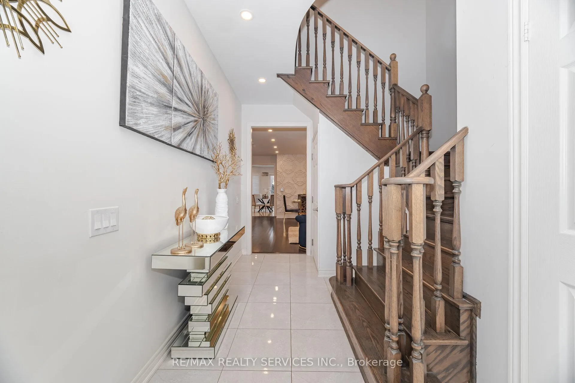 Photo 4 of 52 Blackberry Valley Crescent, Caledon, Rural Caledon — HOMEH
