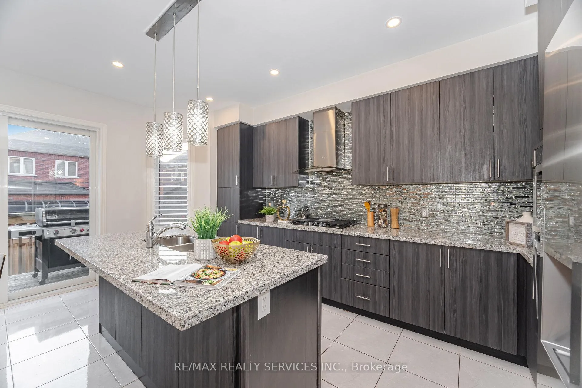 Photo 11 of 52 Blackberry Valley Crescent, Caledon, Rural Caledon — HOMEH