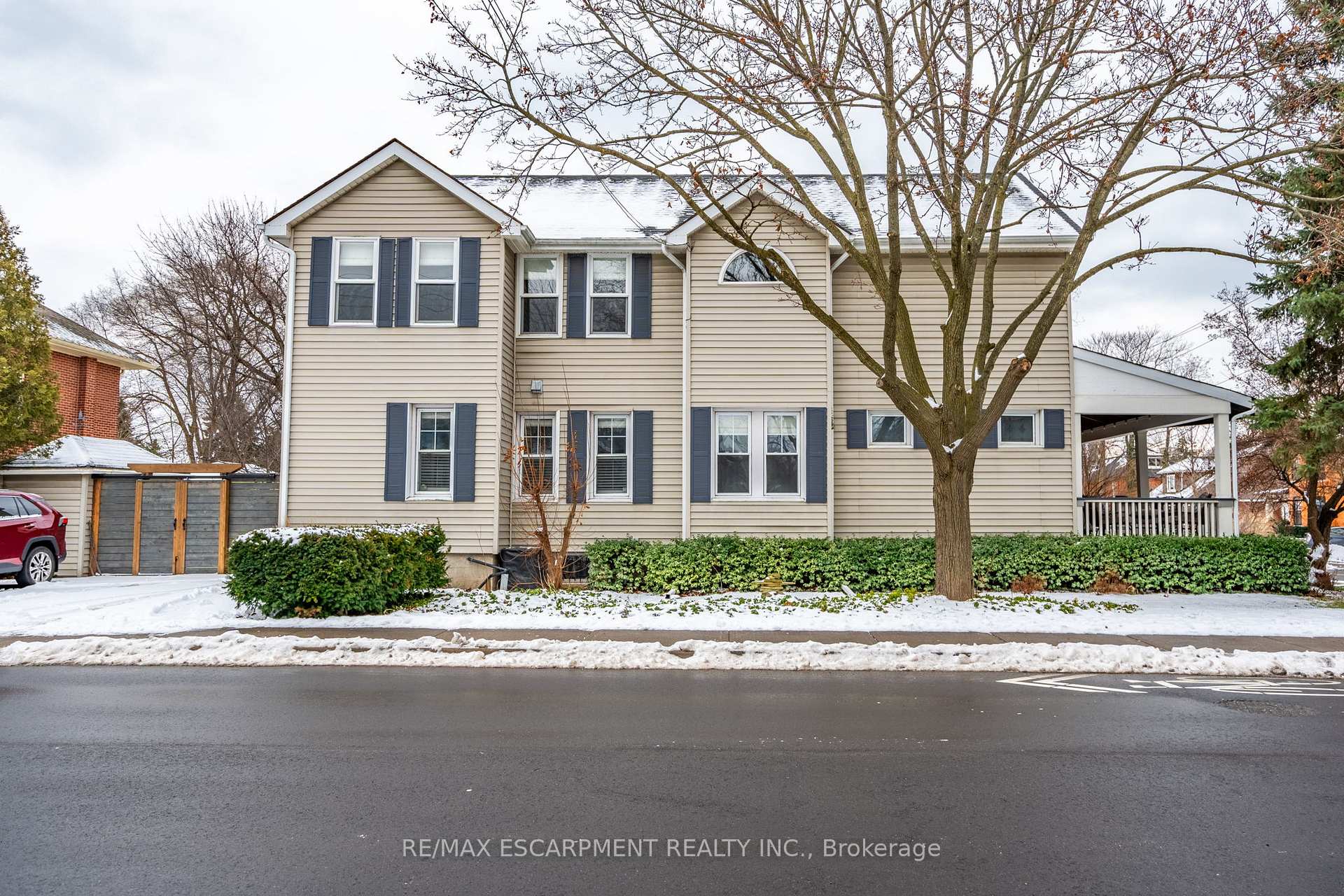 Photo 1 of 511 Martha Street, Burlington, Brant — HOMEH