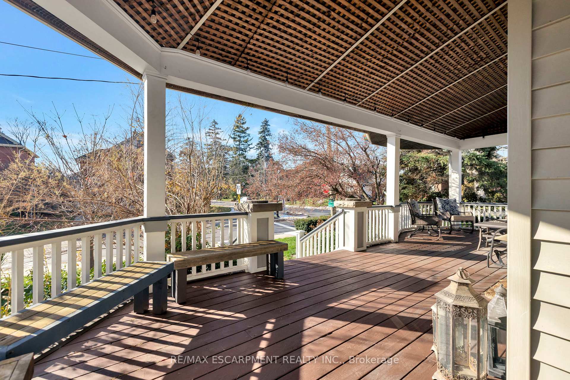Photo 3 of 511 Martha Street, Burlington, Brant — HOMEH