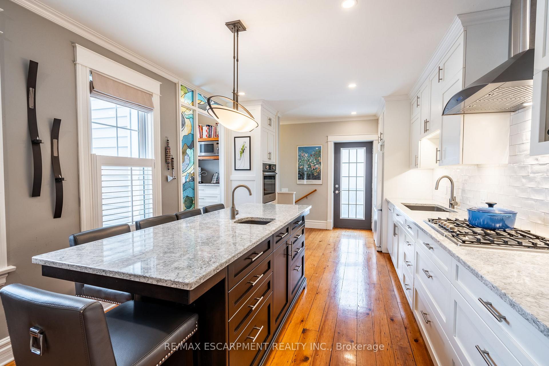 Photo 10 of 511 Martha Street, Burlington, Brant — HOMEH