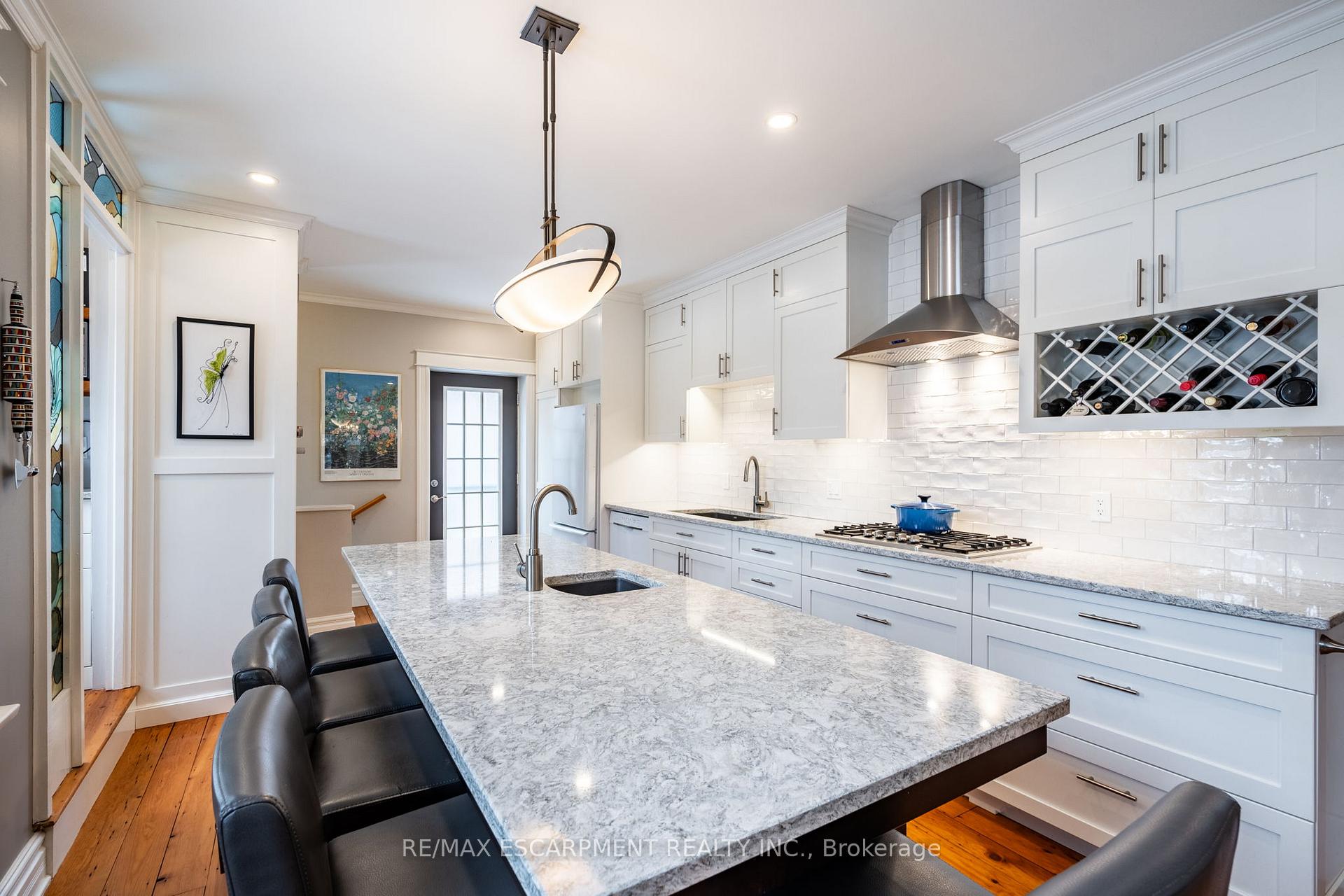 Photo 11 of 511 Martha Street, Burlington, Brant — HOMEH
