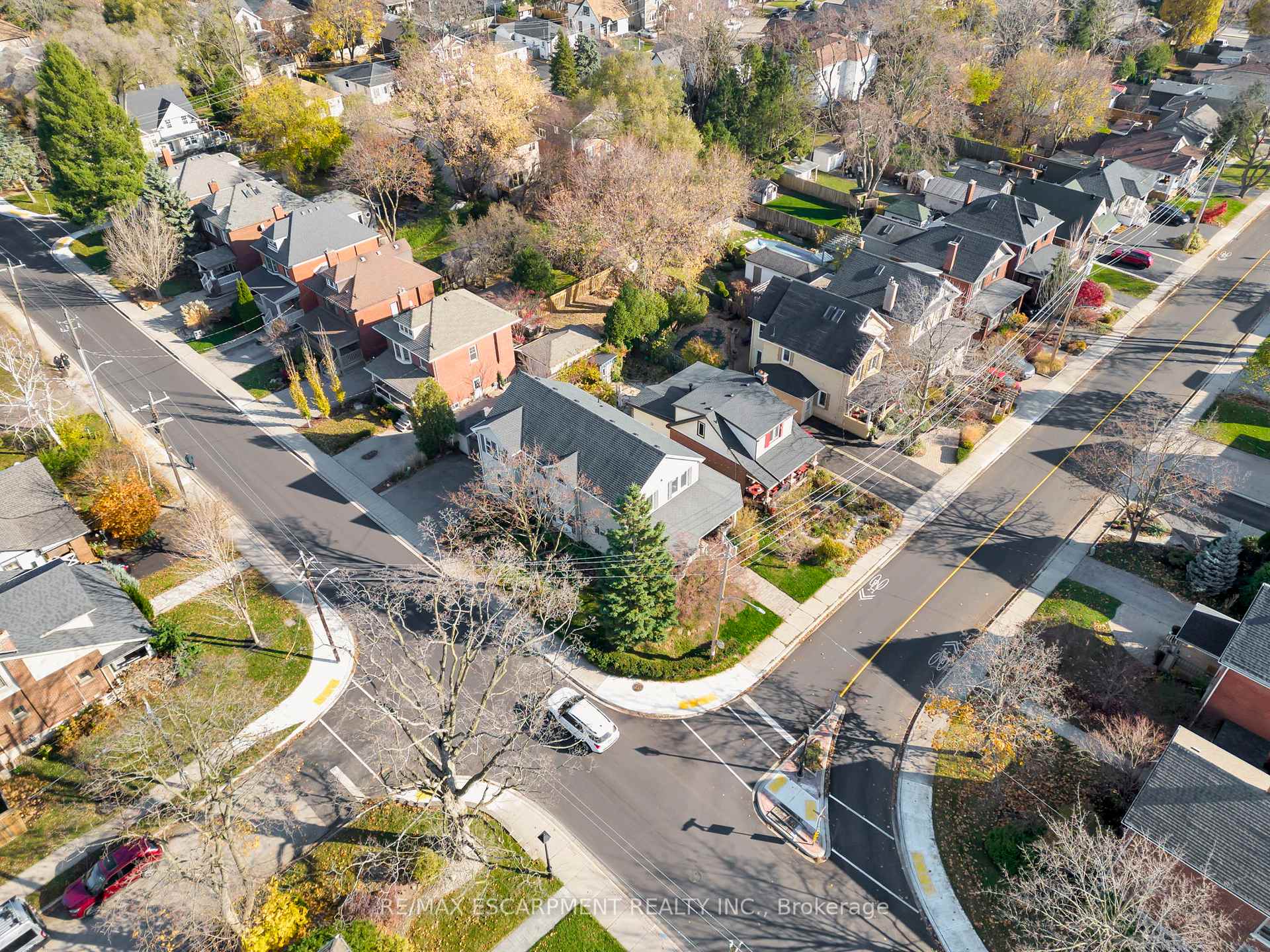 Photo 32 of 511 Martha Street, Burlington, Brant — HOMEH