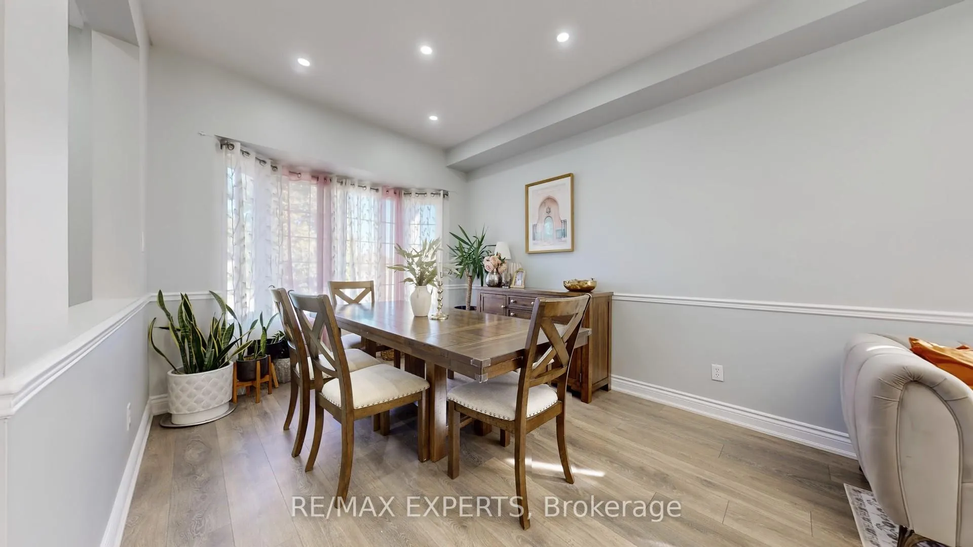 Photo 10 of 2 Personna Circle, Brampton, Credit Valley — HOMEH
