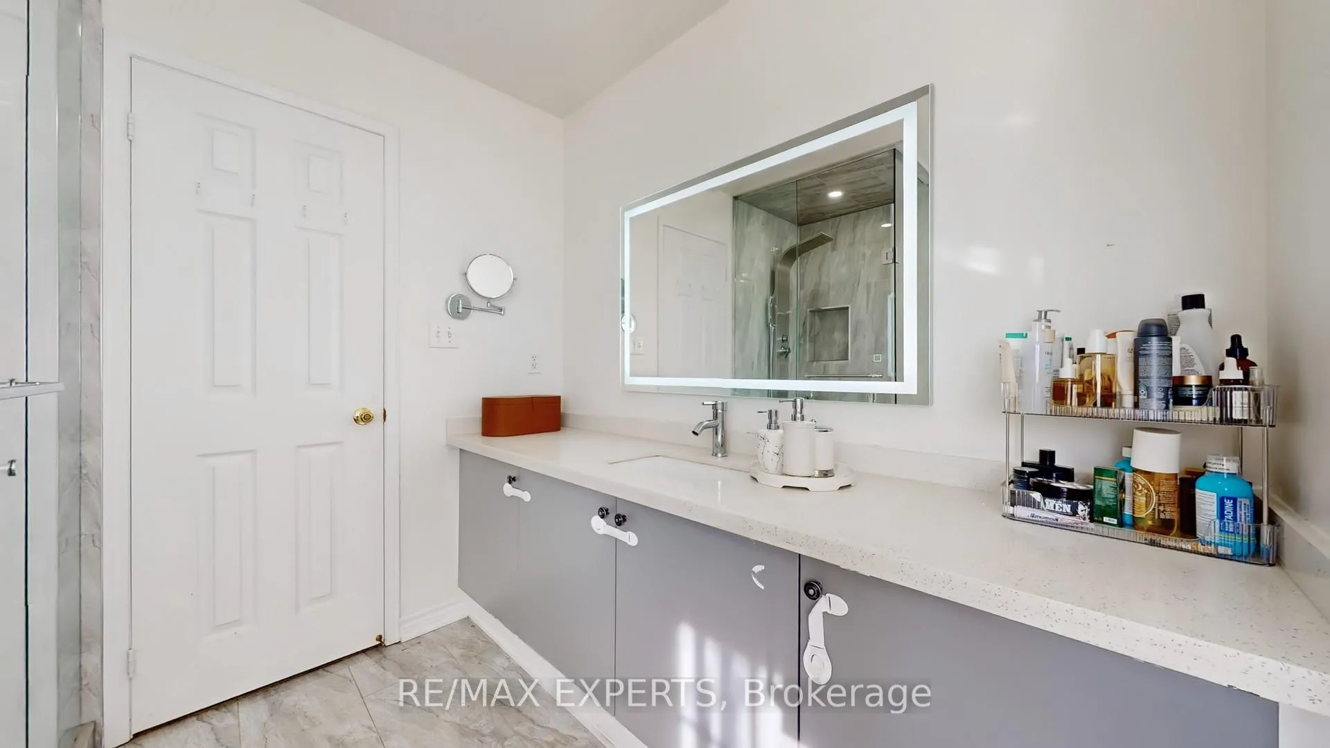 Photo 21 of 2 Personna Circle, Brampton, Credit Valley — HOMEH