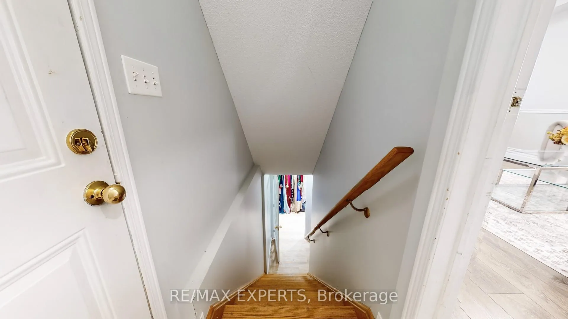 Photo 29 of 2 Personna Circle, Brampton, Credit Valley — HOMEH