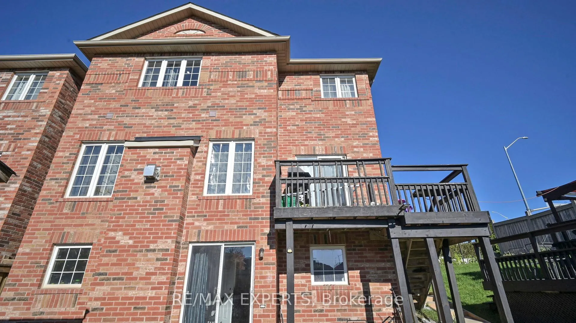 Photo 38 of 2 Personna Circle, Brampton, Credit Valley — HOMEH