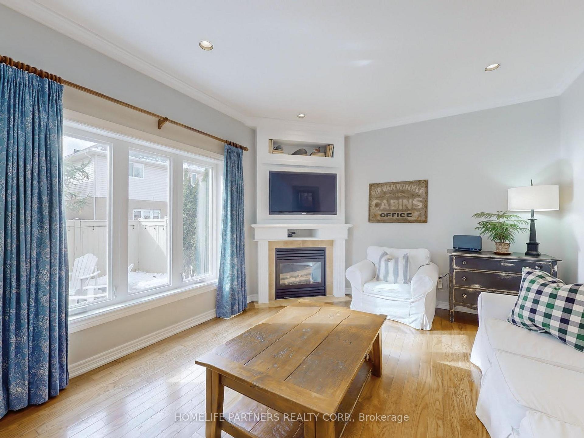 Photo 9 of 2346 Emerson Drive, Burlington, Orchard — HOMEH