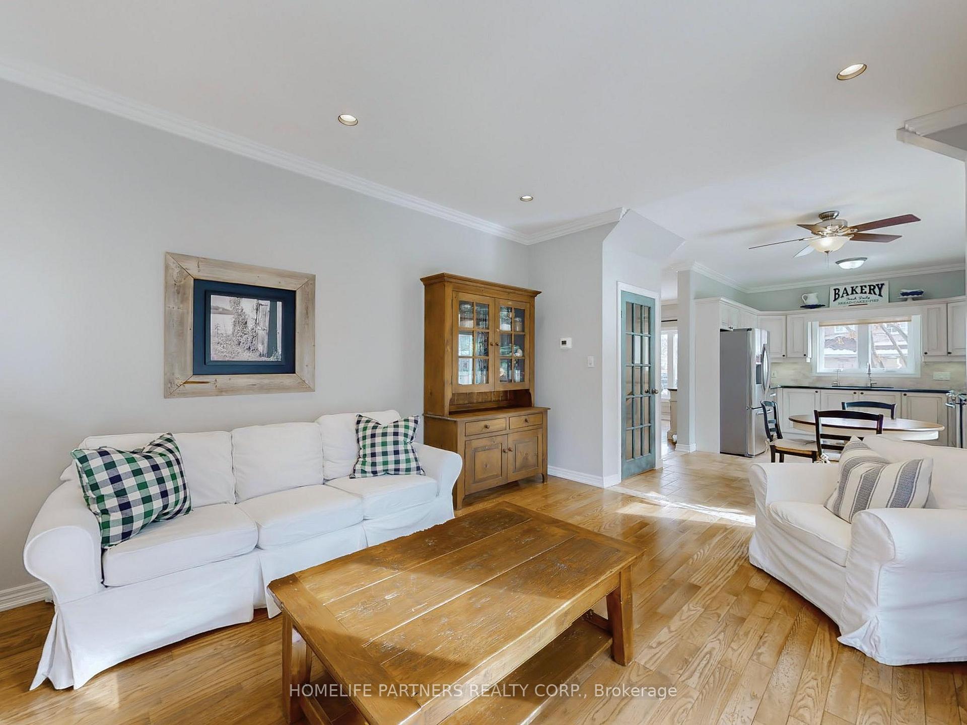 Photo 10 of 2346 Emerson Drive, Burlington, Orchard — HOMEH