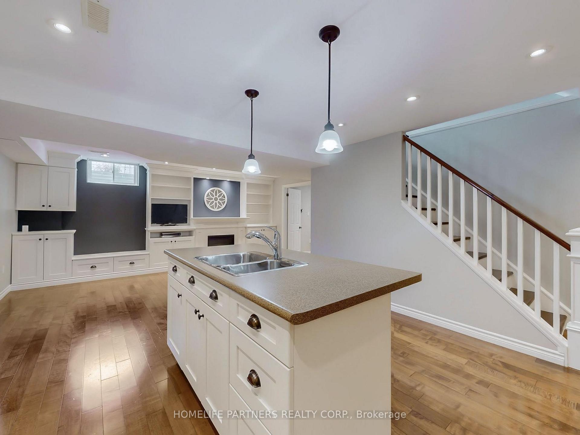 Photo 32 of 2346 Emerson Drive, Burlington, Orchard — HOMEH