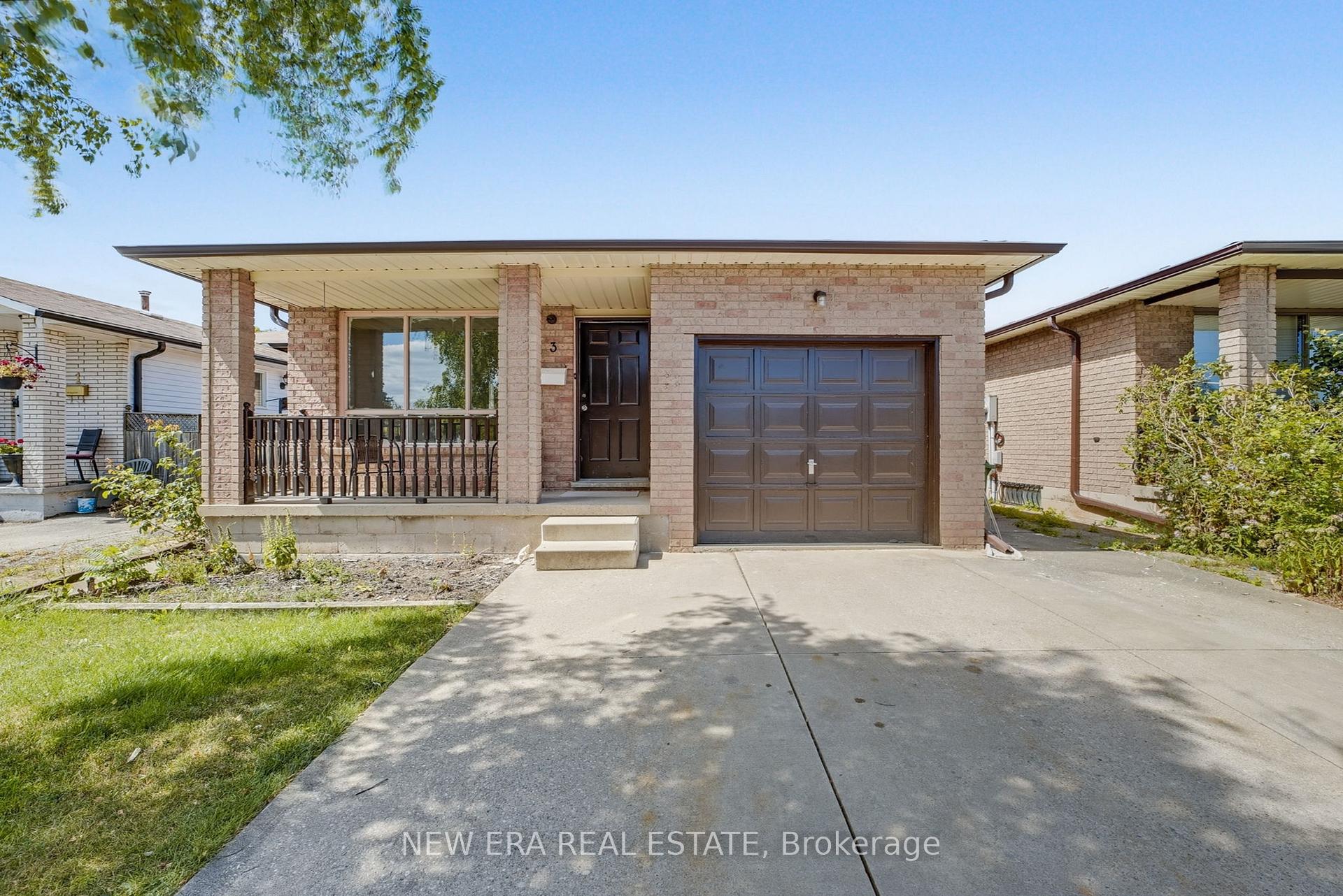 Photo 1 of 3 Envoy Boulevard, Hamilton, Stoney Creek — HOMEH