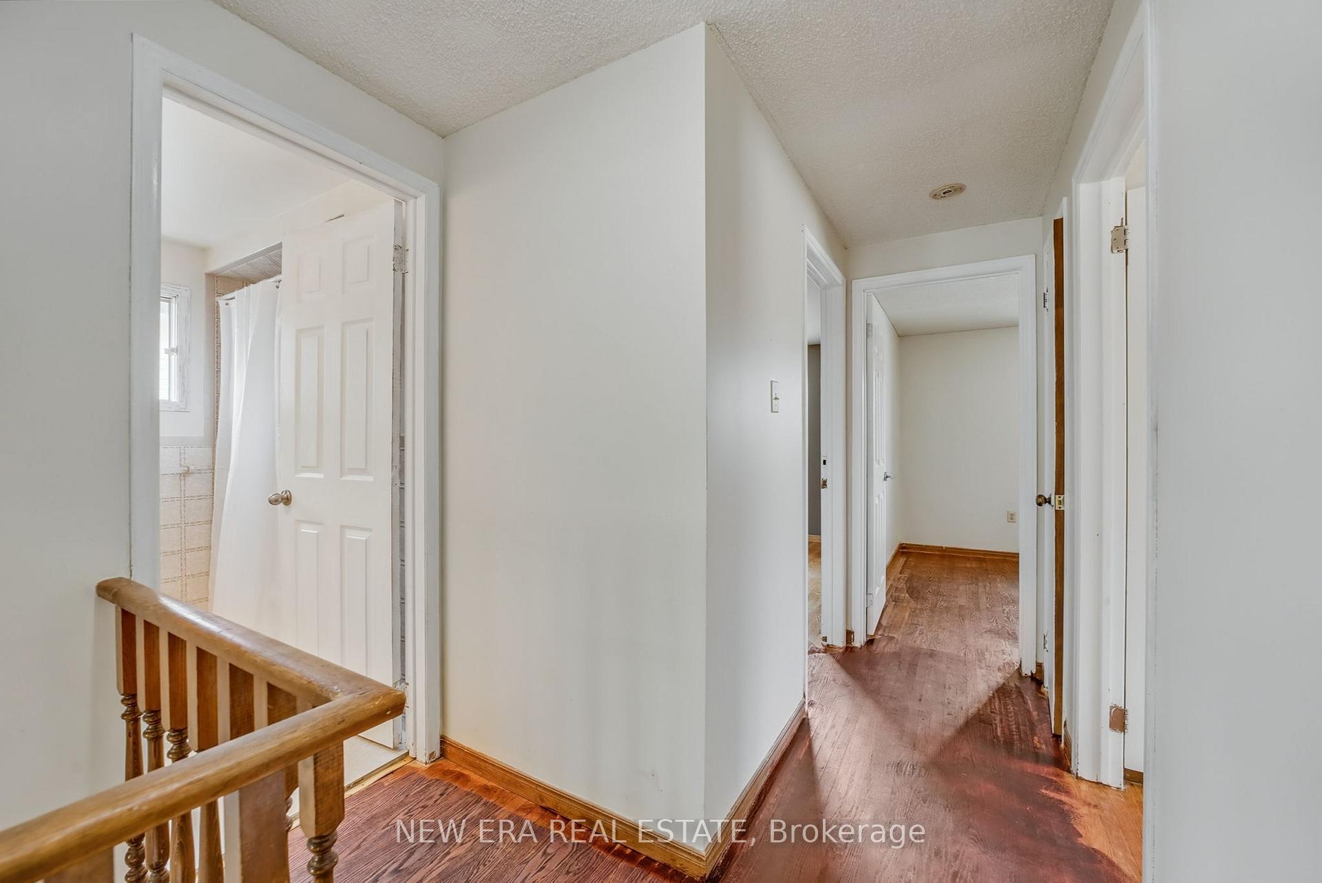 Photo 17 of 3 Envoy Boulevard, Hamilton, Stoney Creek — HOMEH