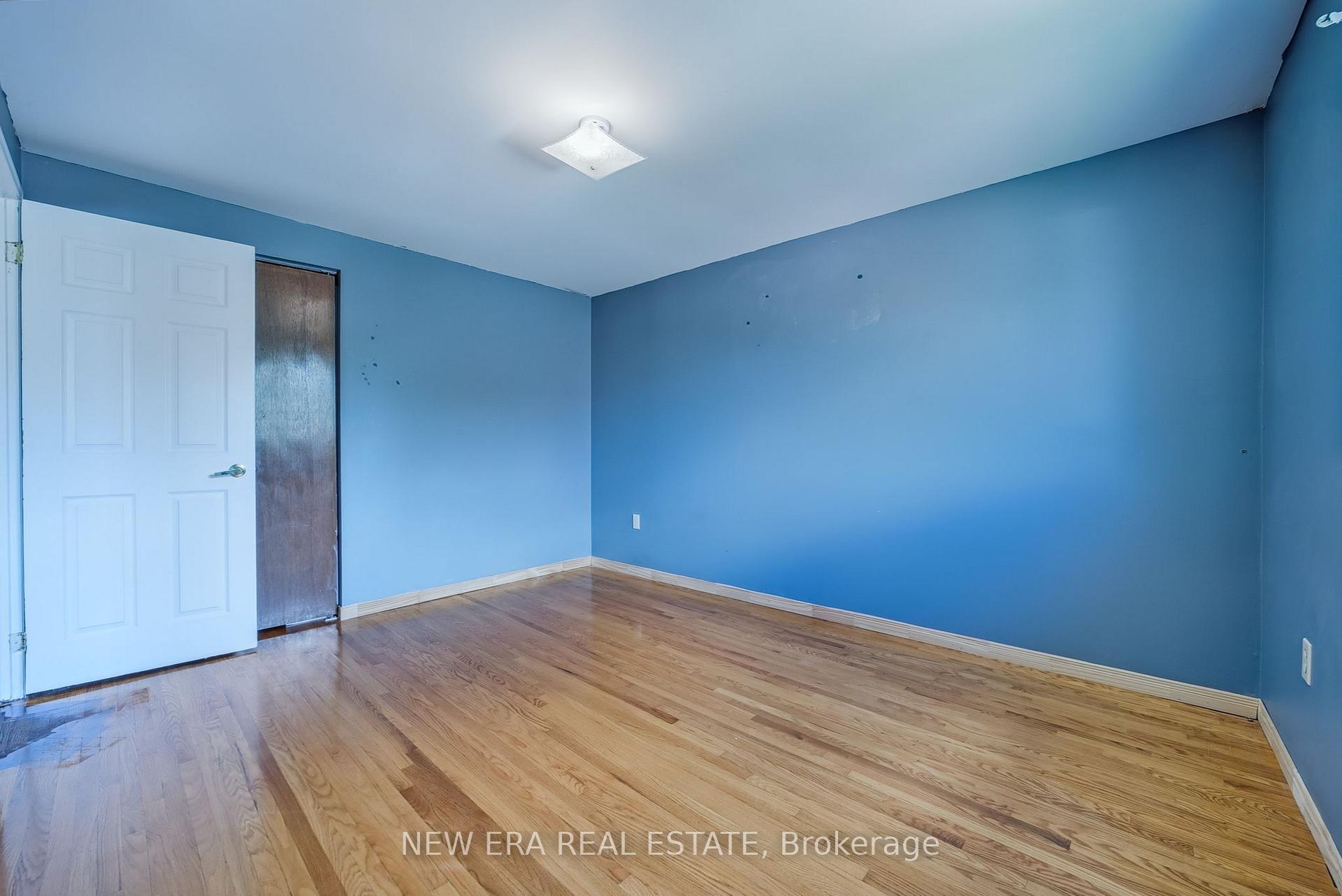 Photo 19 of 3 Envoy Boulevard, Hamilton, Stoney Creek — HOMEH